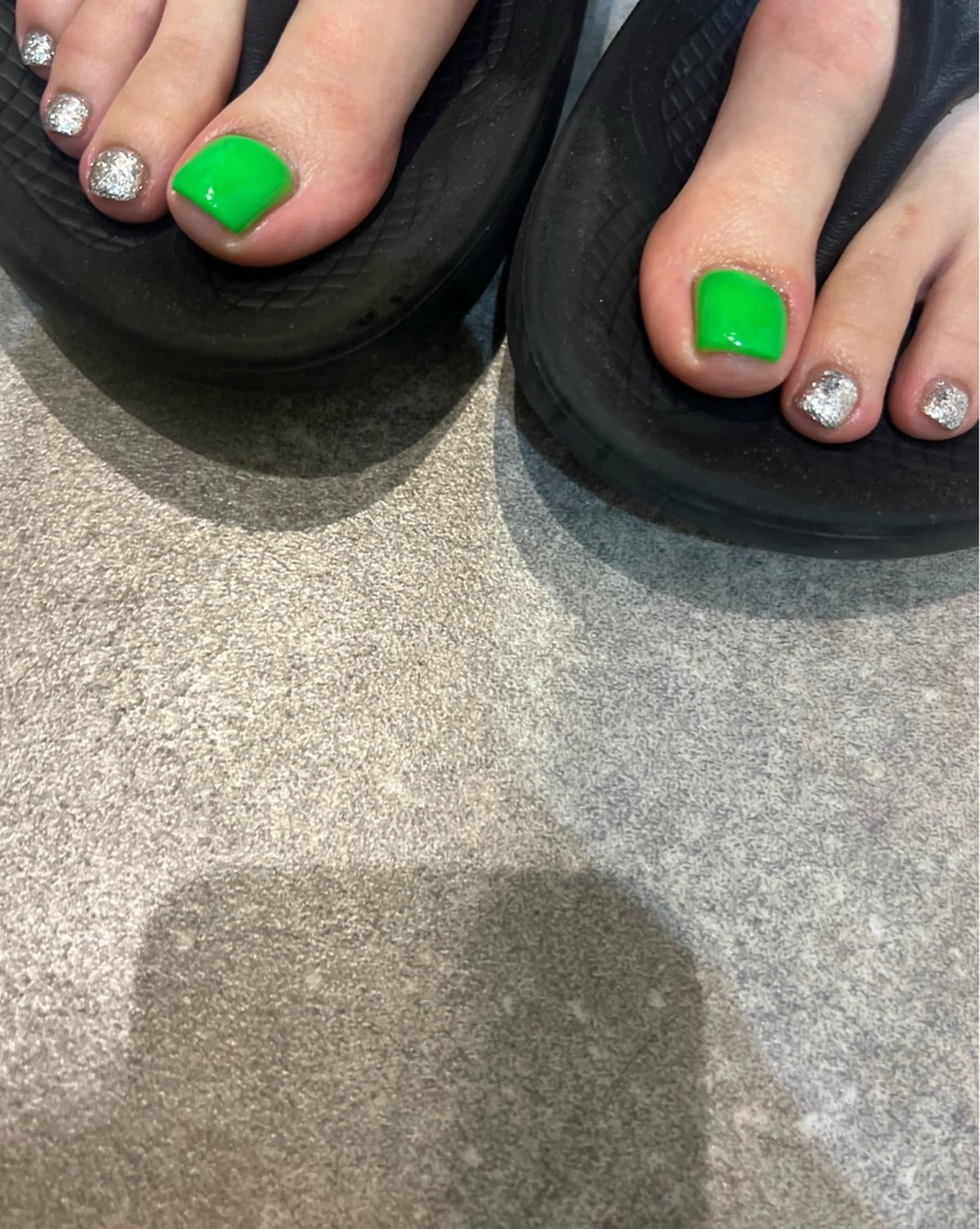 【ワンカラー3色無料🫧こだわりケア付き🌈】フット🦶ワンカラーorグラデーションの写真