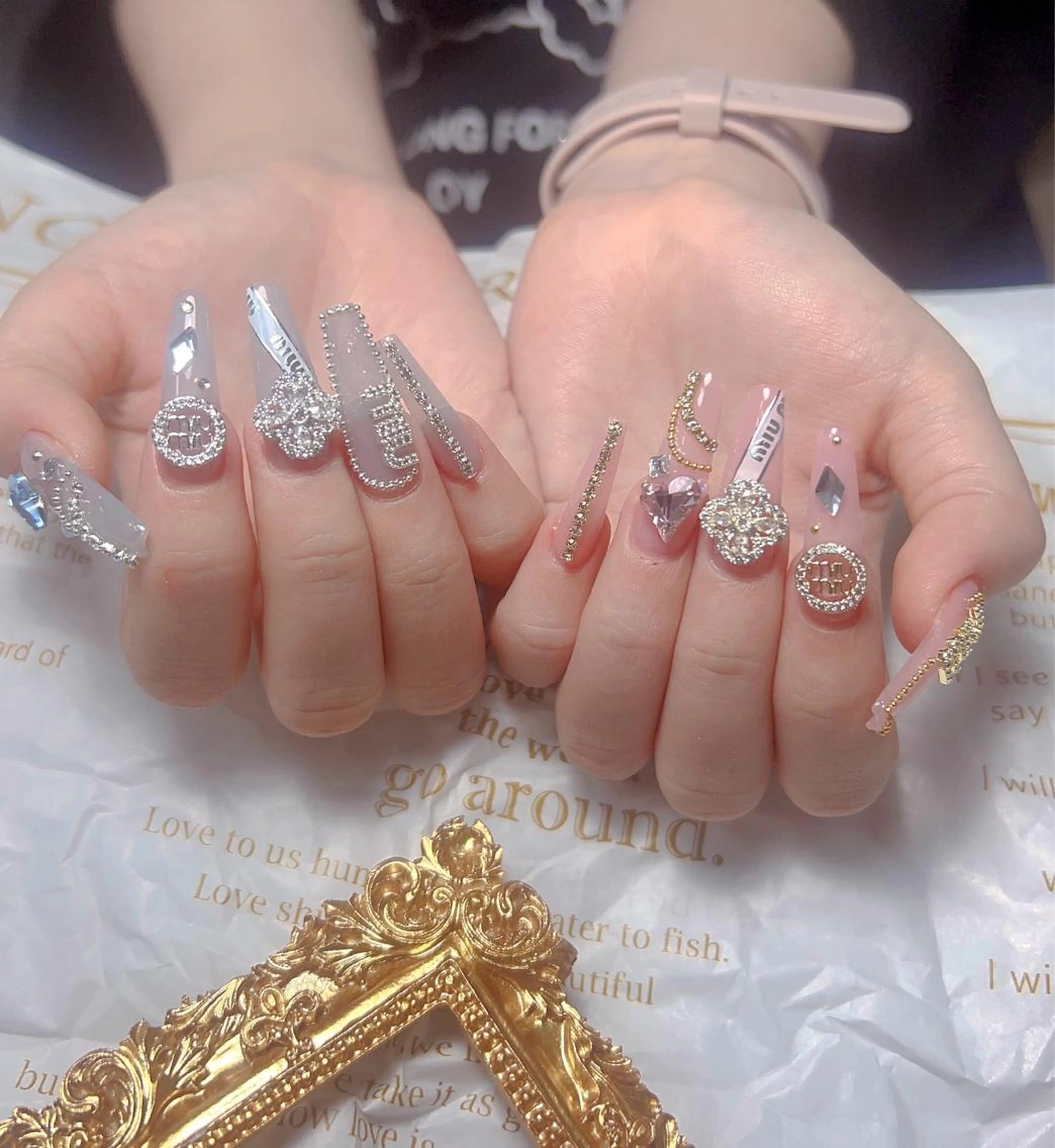 ネイル MOA NAIL所属・MoaNail🫶 Yoshiのネイルデザイン