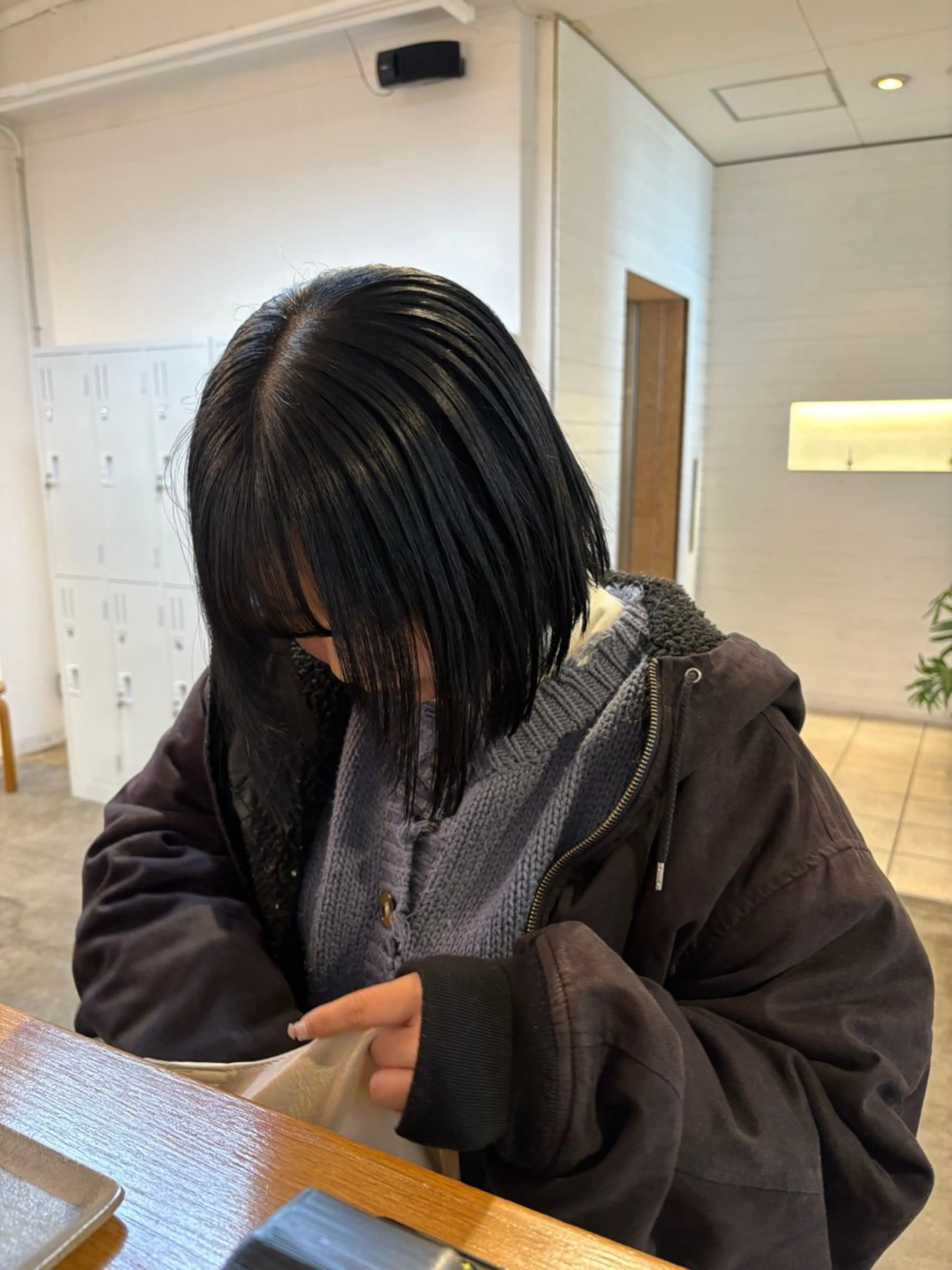 ショート カラー 透明感カラー ヘアカラー mina / 透明感ベージュカラーのヘアスタイル