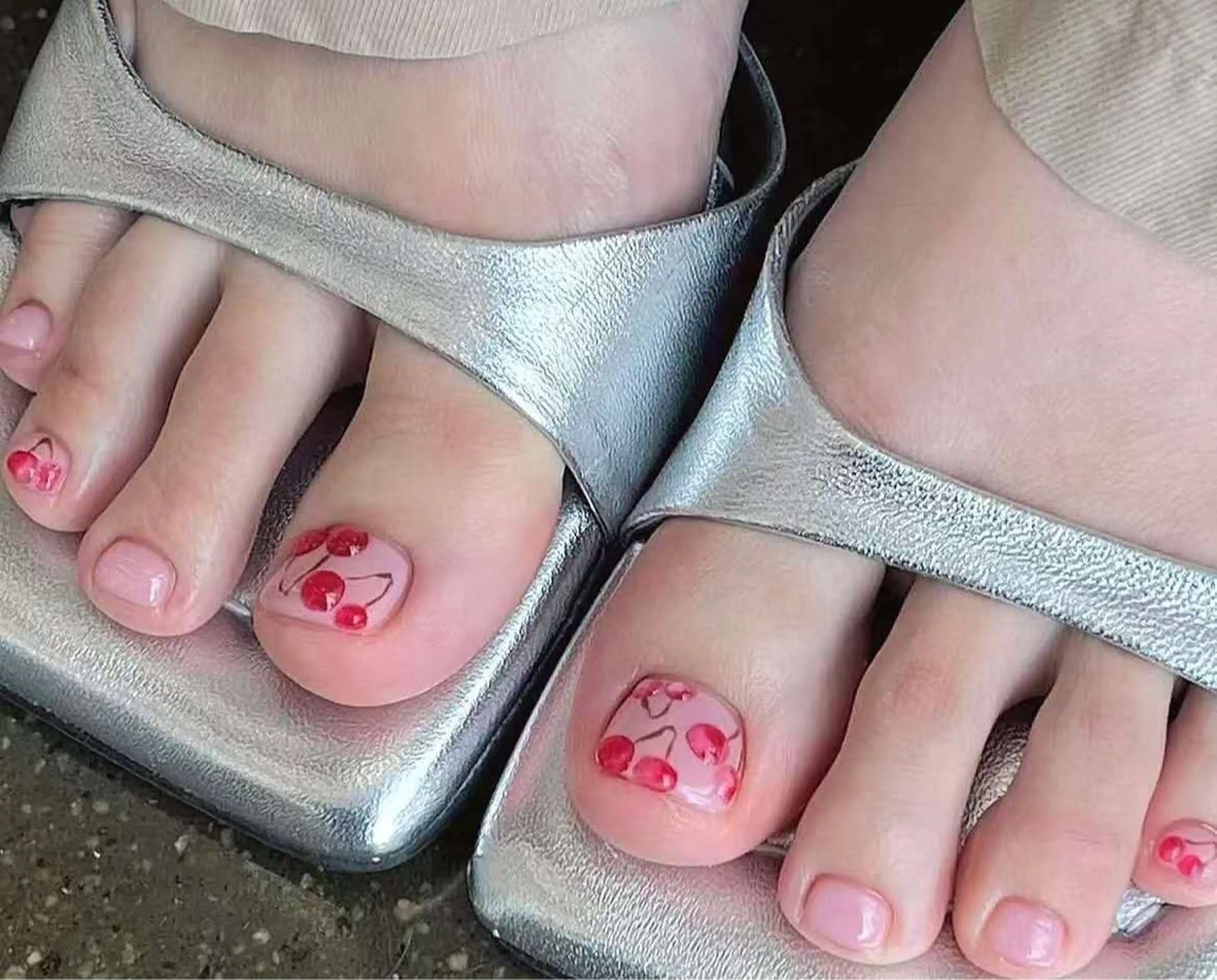 ネイル オーロラネイル フラワーネイル フットネイル フレンチネイル ジェルネイル フットネイル BabyYouMi ねねのネイルデザイン