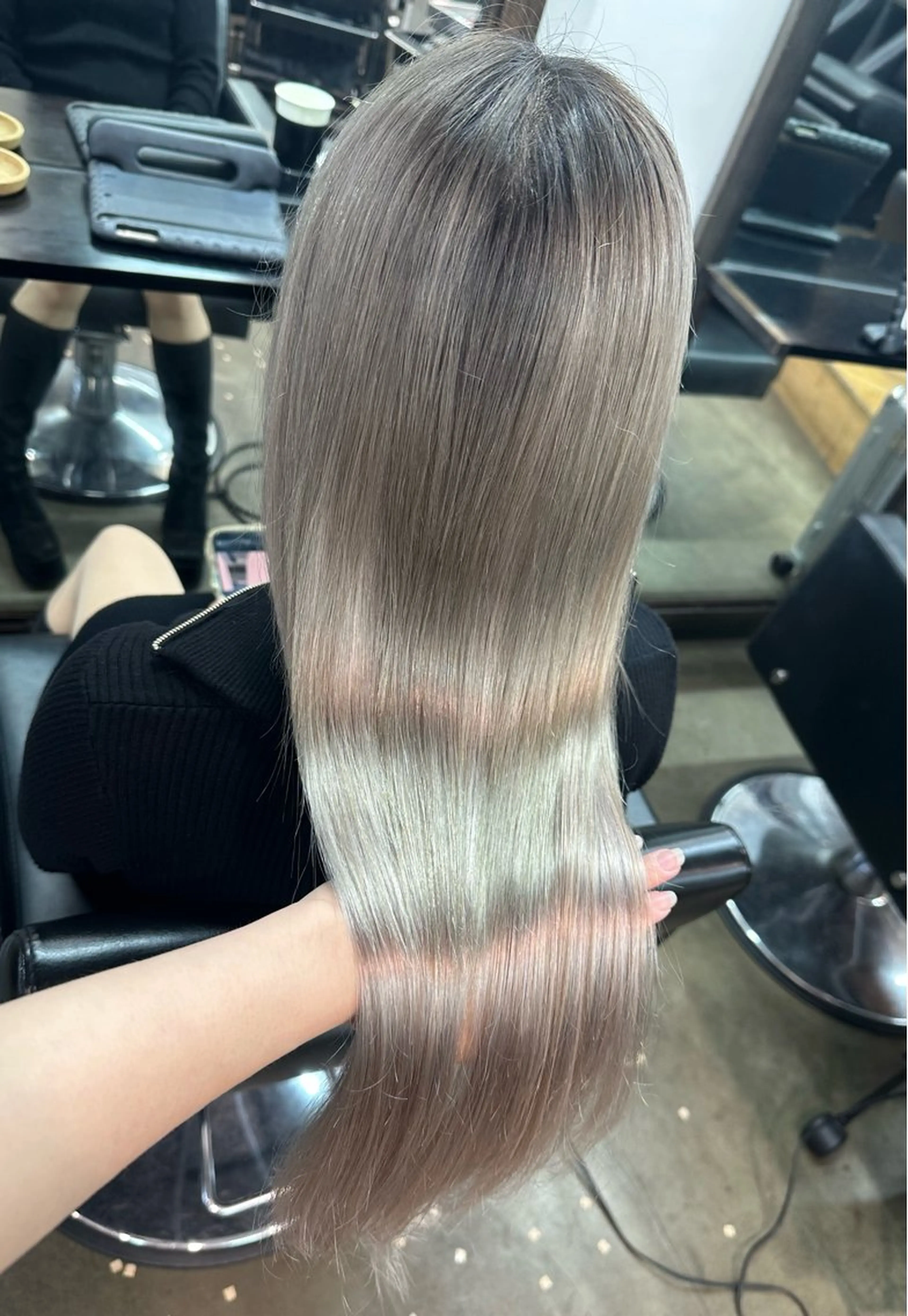 🌻ブリーチ＋カラー＋水素トリートメント＋oggiottoTr＋シールエクステ60枚🌻最高級バージンレミー毛100%の写真