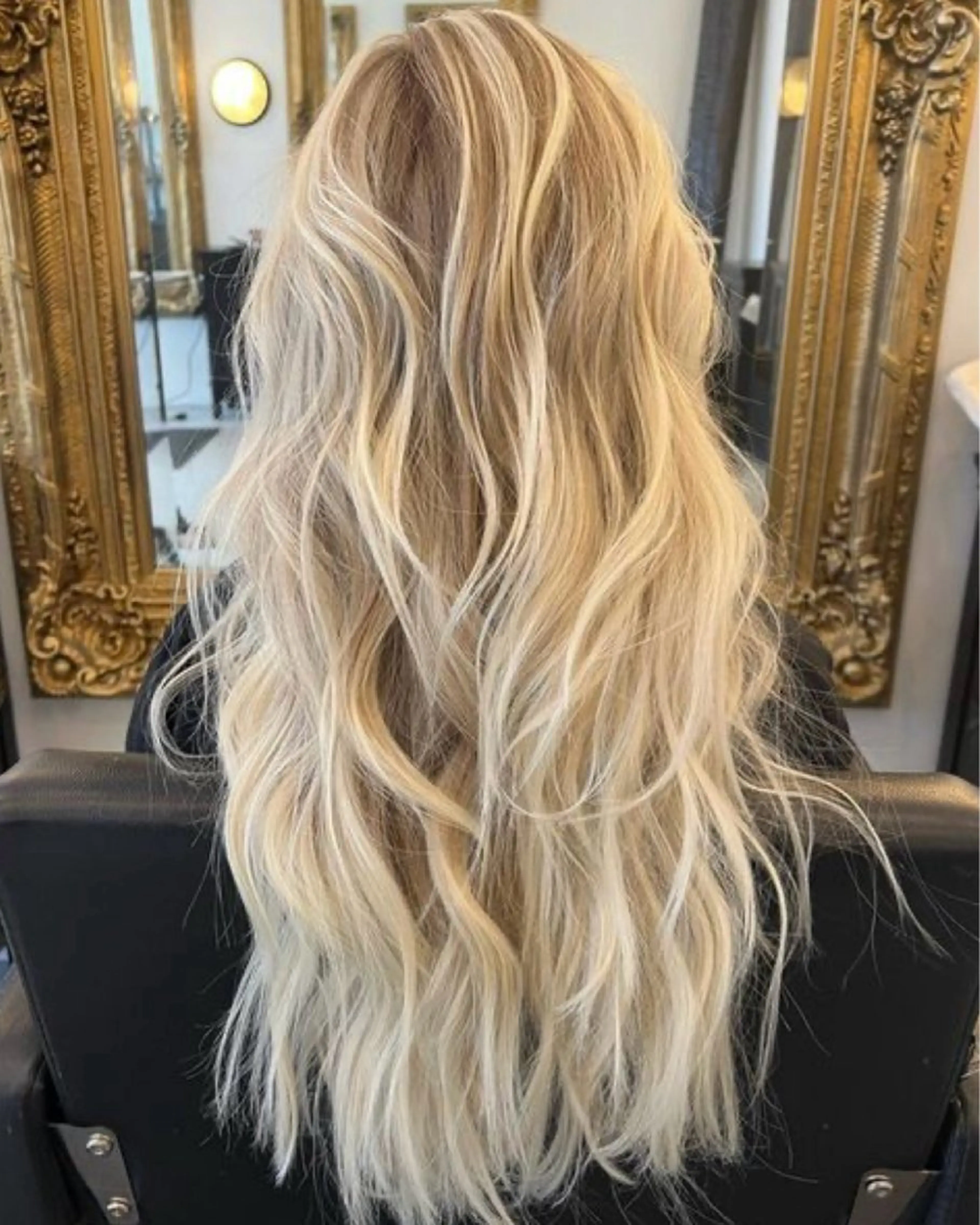 ロング karin💋海外 レイヤーカットのヘアスタイル