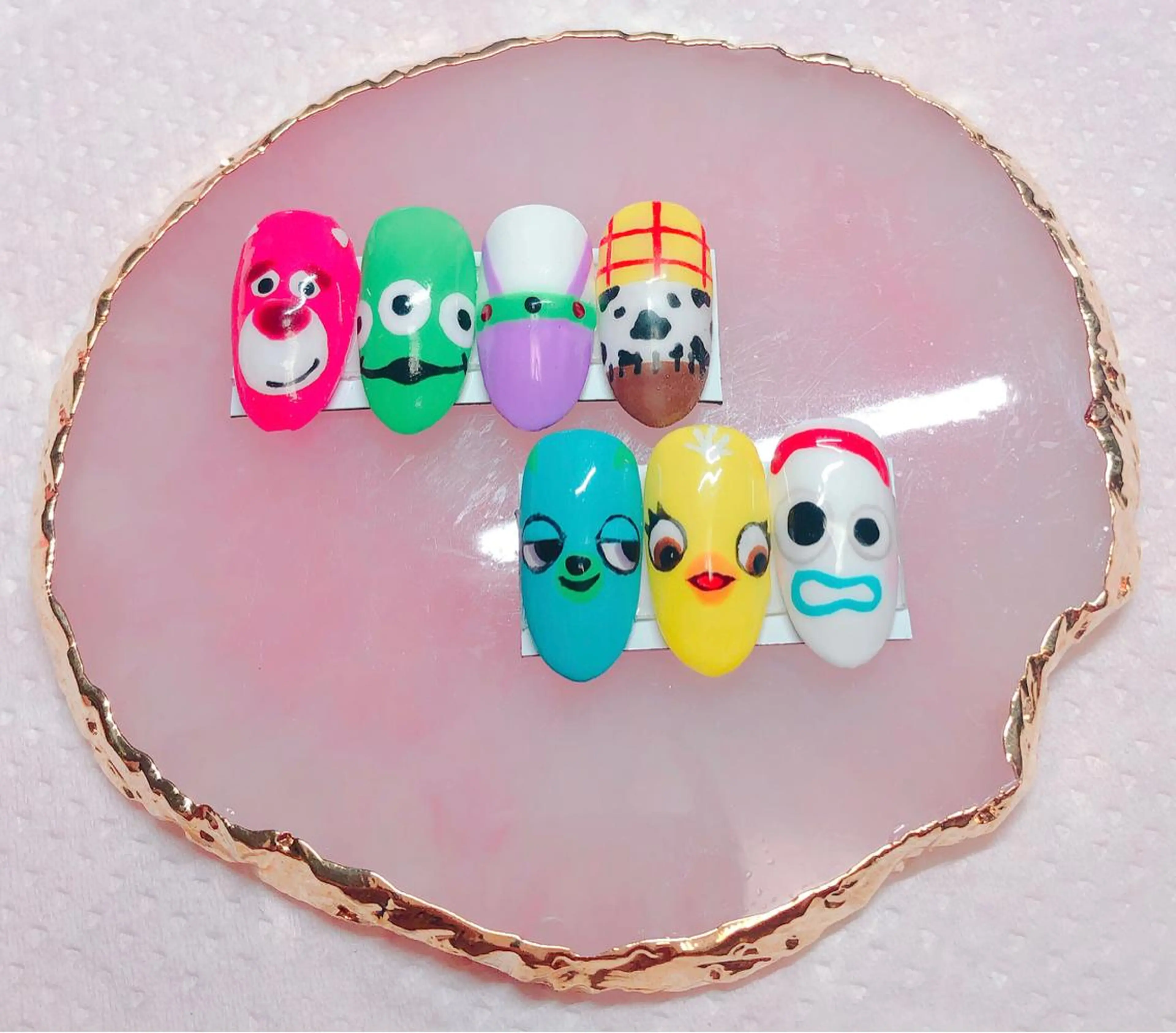 ネイル CROWN プライベートサロンのネイルデザイン