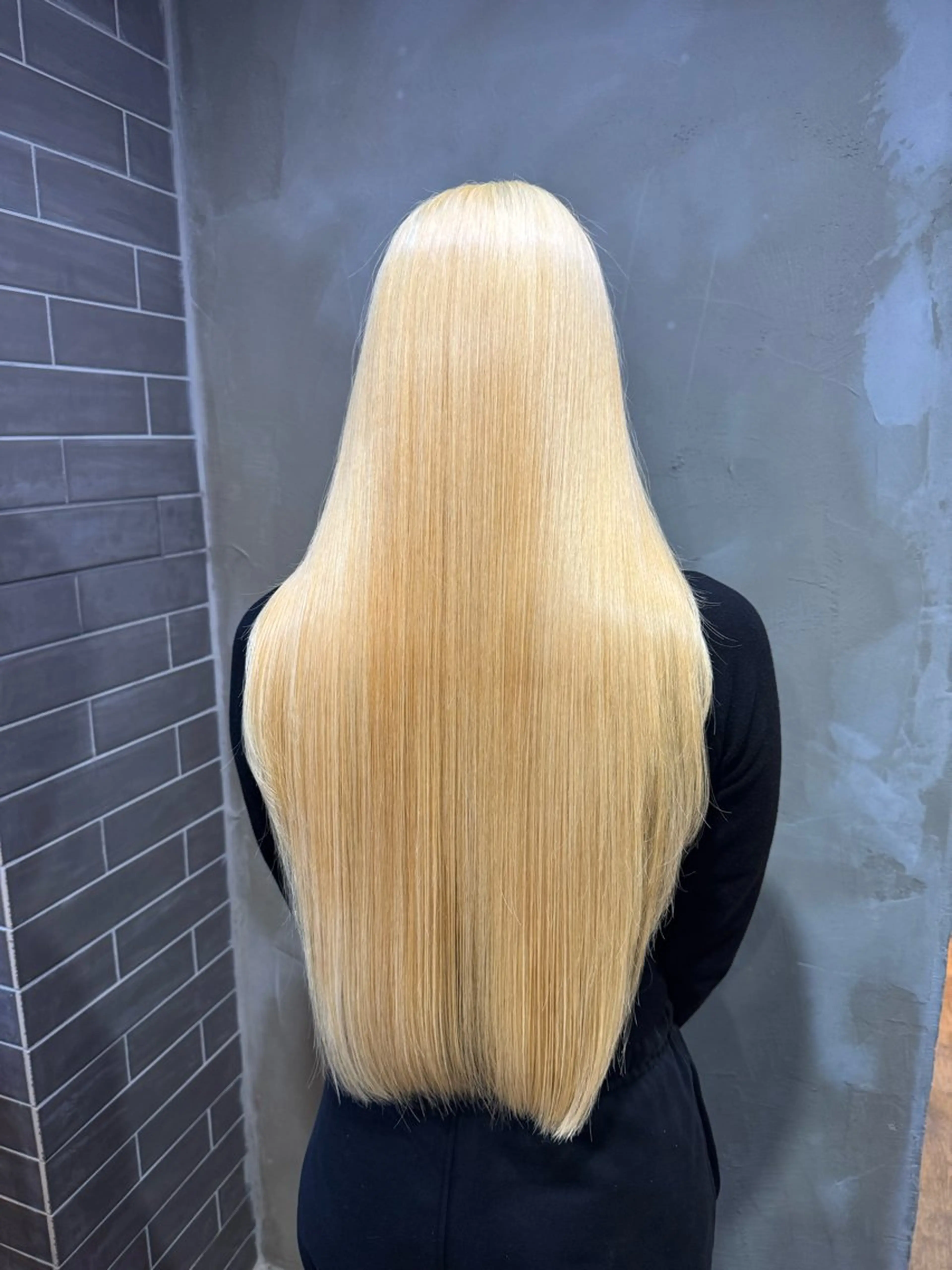 ロング カラー Eleanor spa&treatment 札幌店内にあるシェアサロン【WHITE】所属・シルクハイトーン / 髪質改善🦋MIKUのヘアスタイル