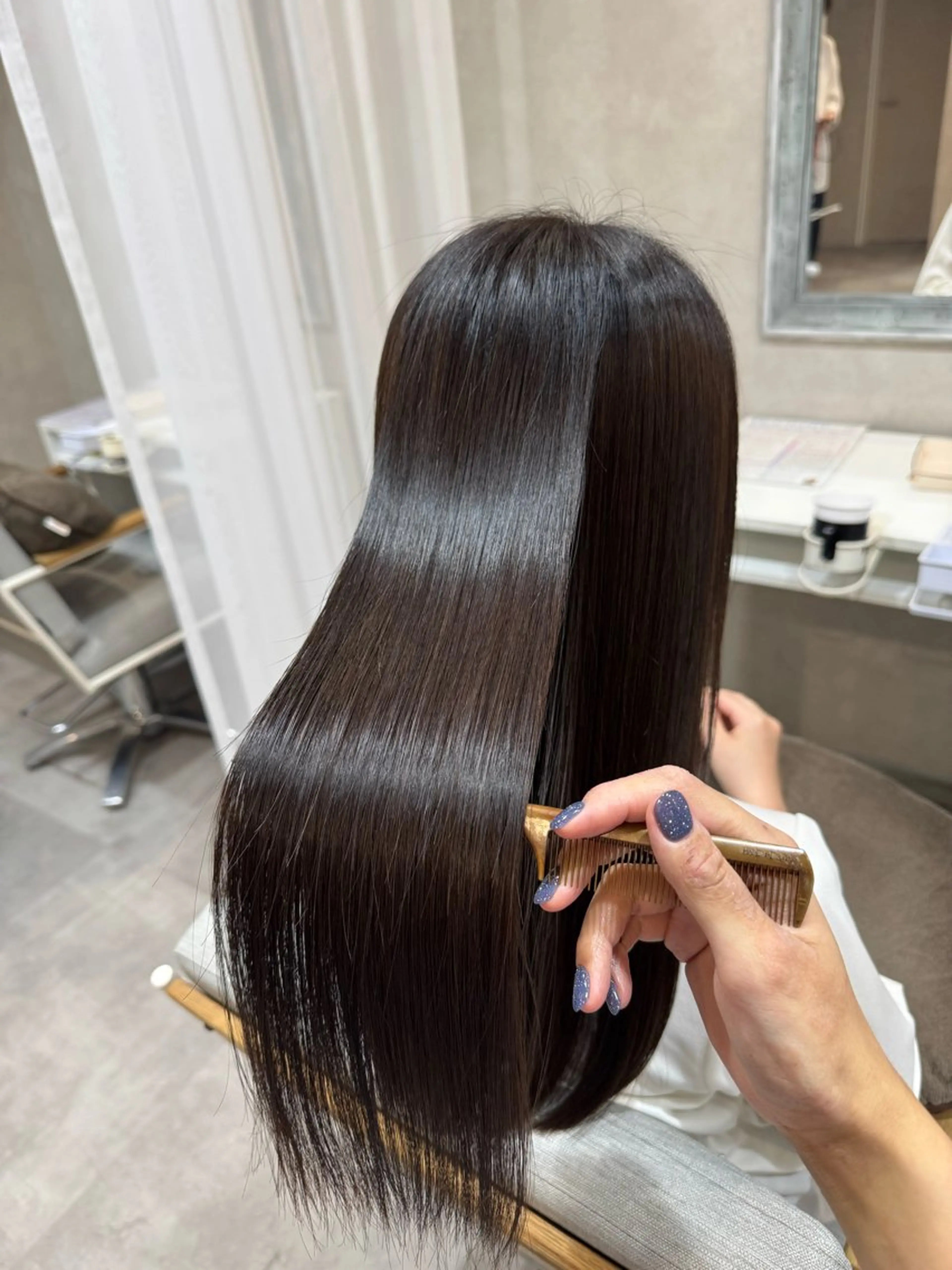 ロング カラー オリーブグレー カット ヘアカラー トリートメント 艶髪/白髪ぼかし ヘッドスパ/大野結菜のヘアスタイル