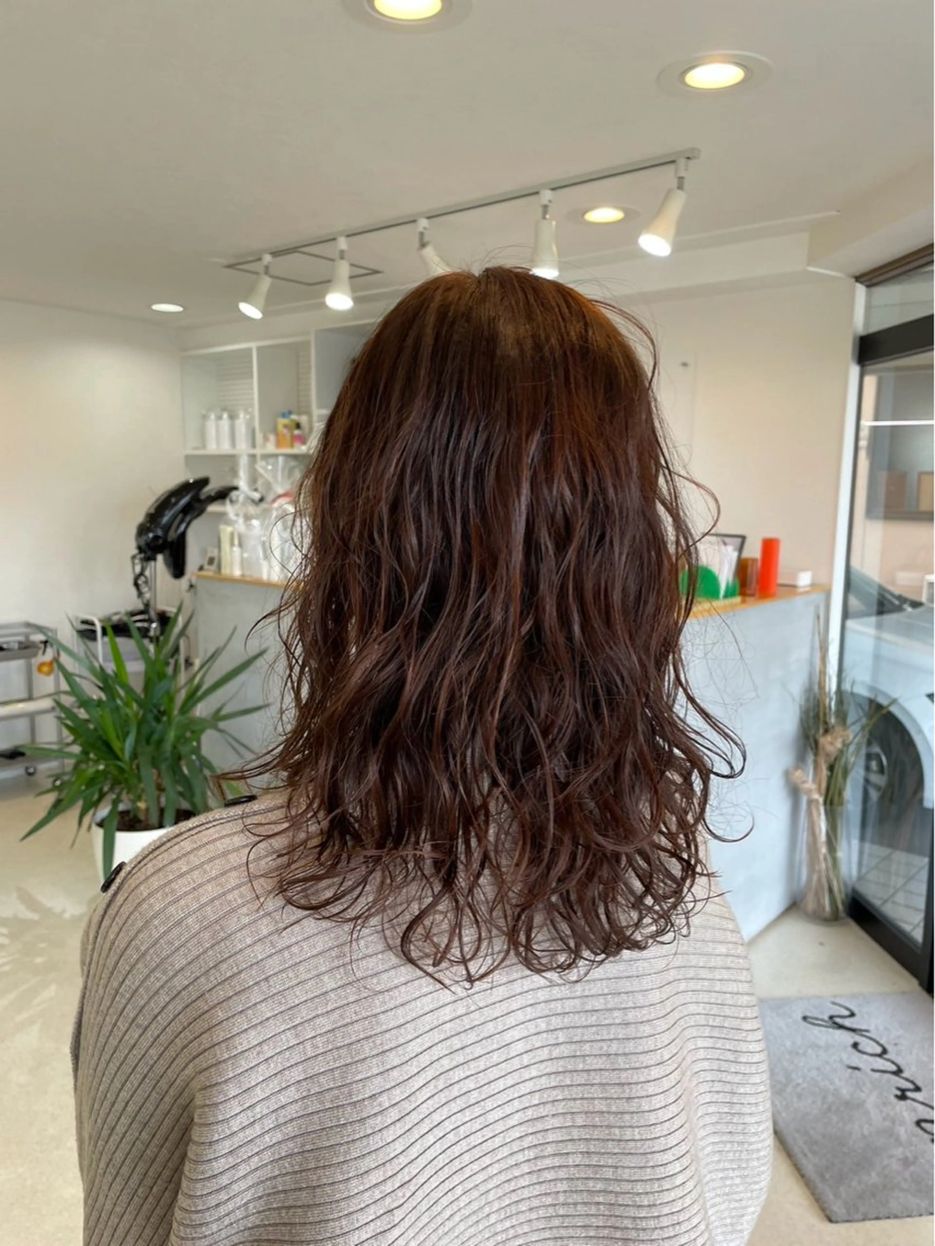 ロング パーマ ロング カット パーマ enrichミヤモト ヒロヤのヘアスタイル