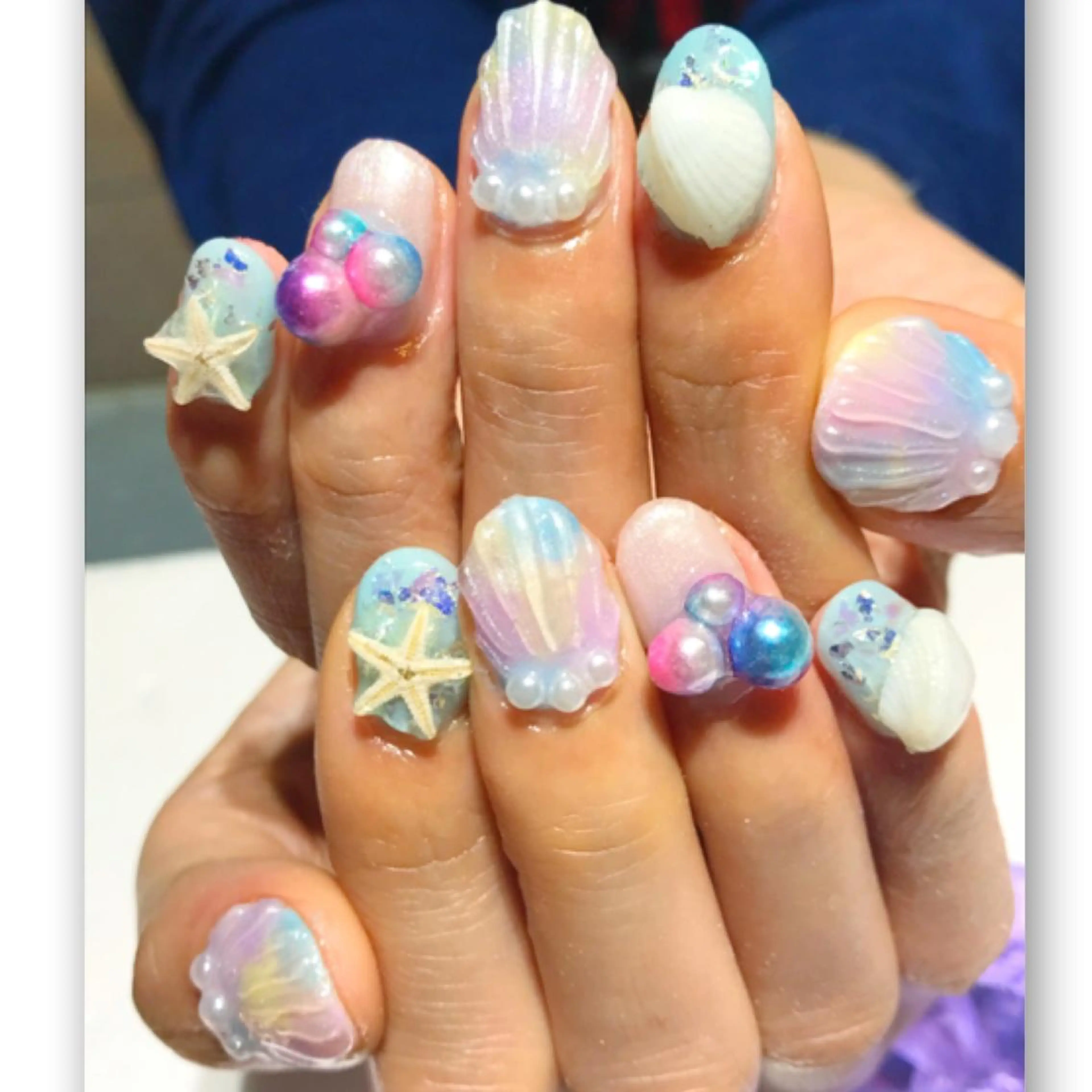 ネイル ジェルネイル YUN 💅のネイルデザイン