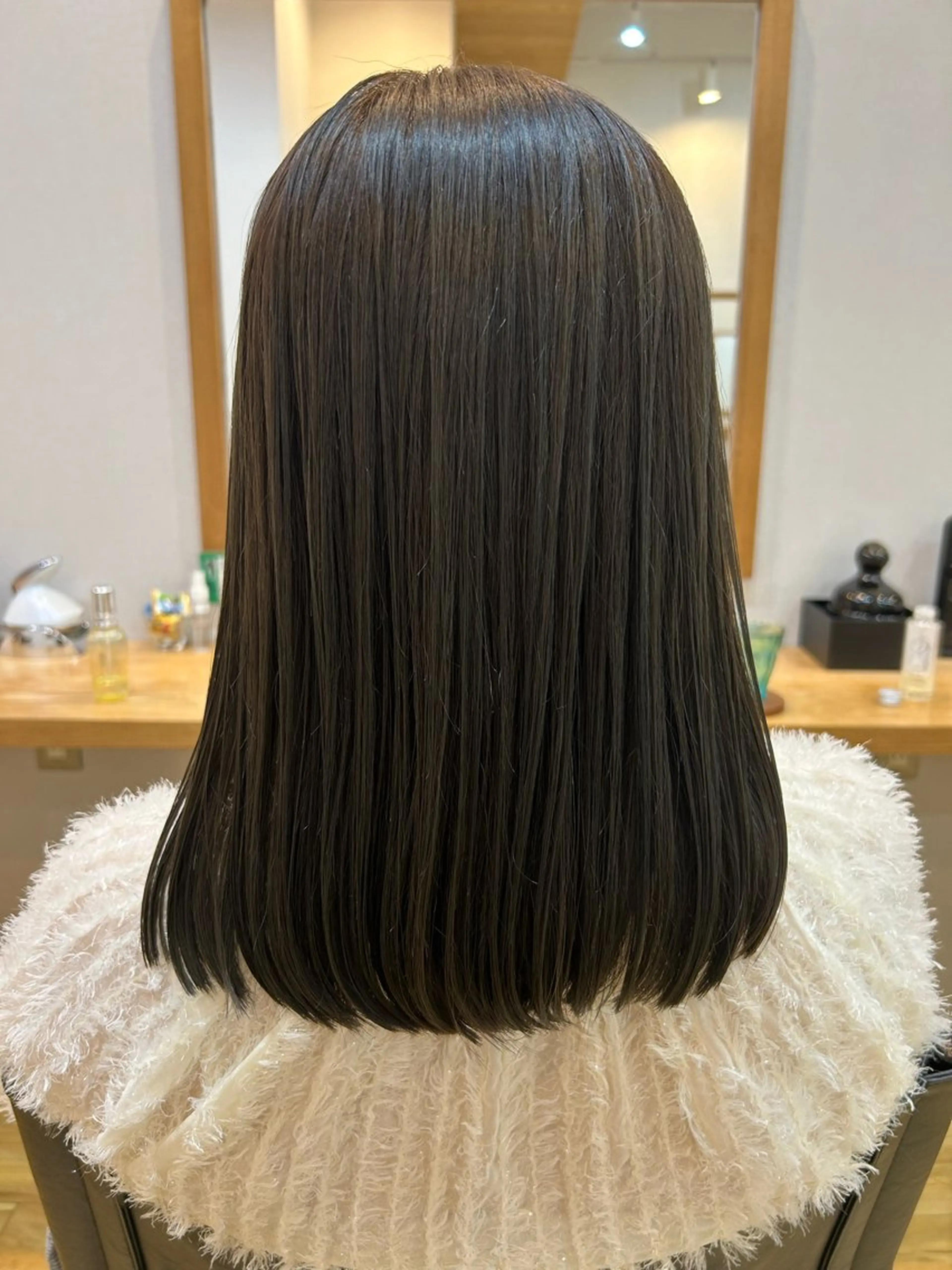 セミロング カラー 佐藤 かののヘアスタイル