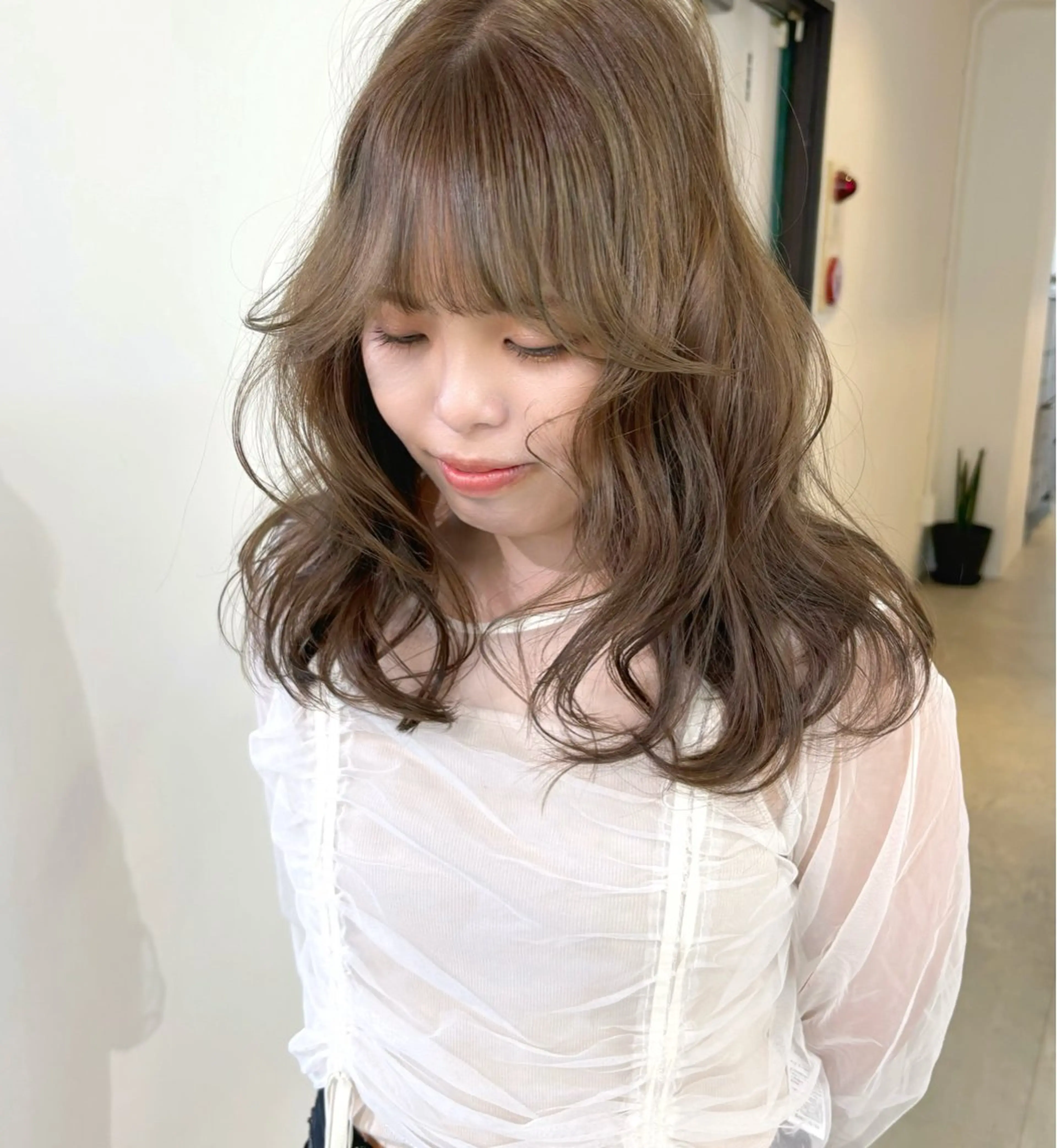 セミロング カラー ベージュカラー ブリーチ 透明感カラー ダブルカラー ブリーチなしカラー カット ヘアカラー mizuki/ピンク ベージュ.レイヤーのヘアスタイル