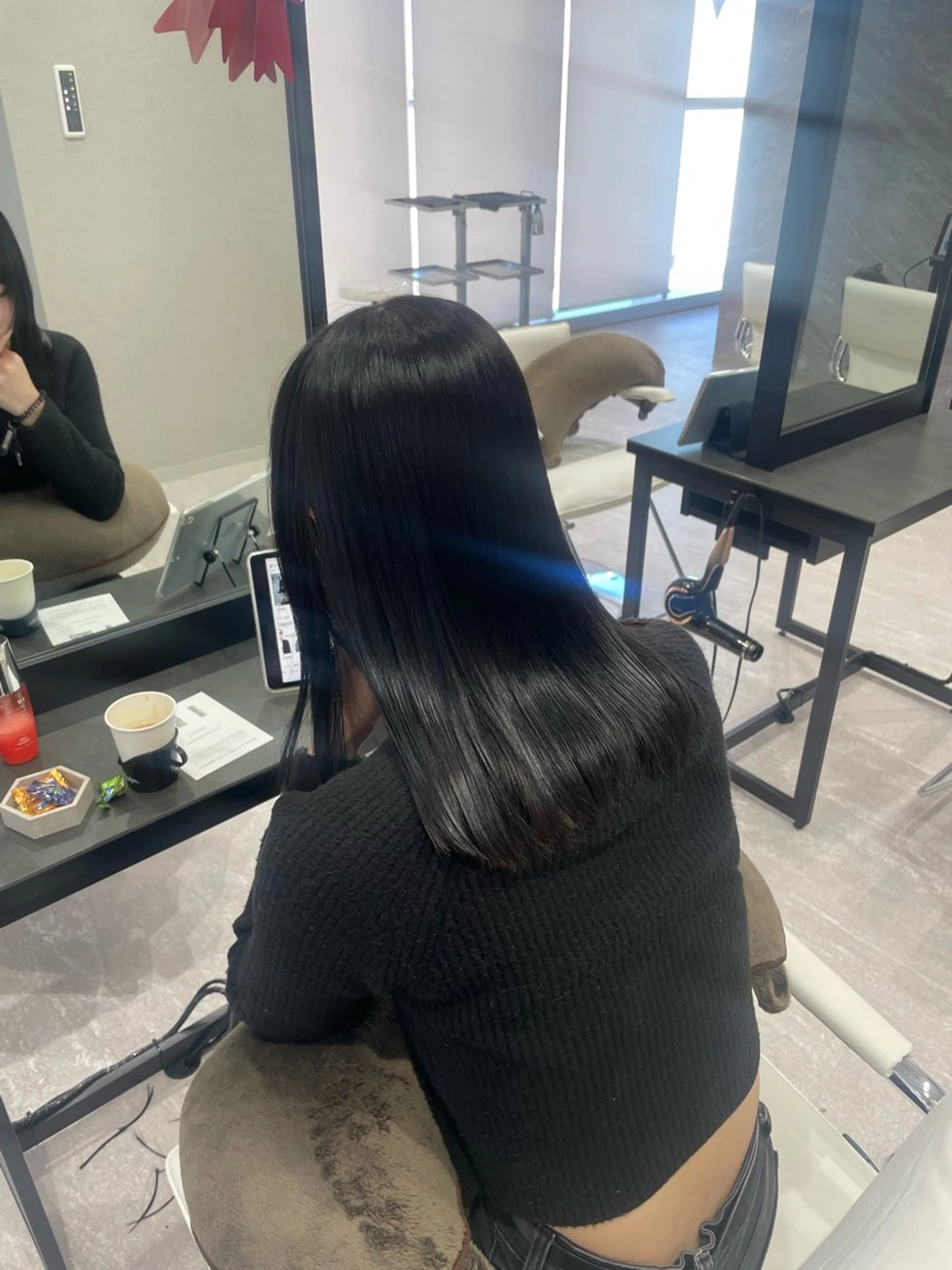 セミロング ハイトーン/カラー /ウルフ/RENAのヘアスタイル