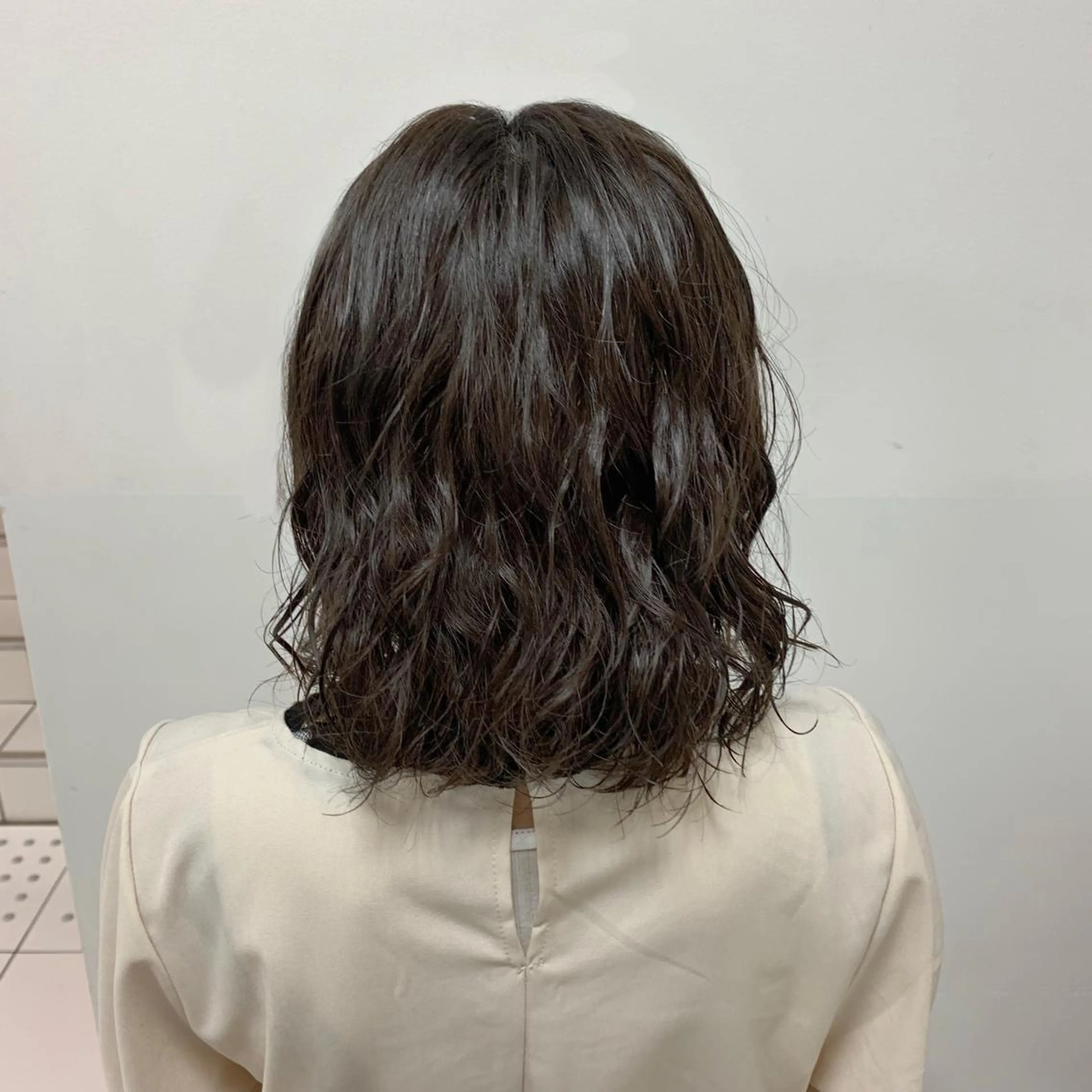 ミディアム パーマ オチ ハナのヘアスタイル