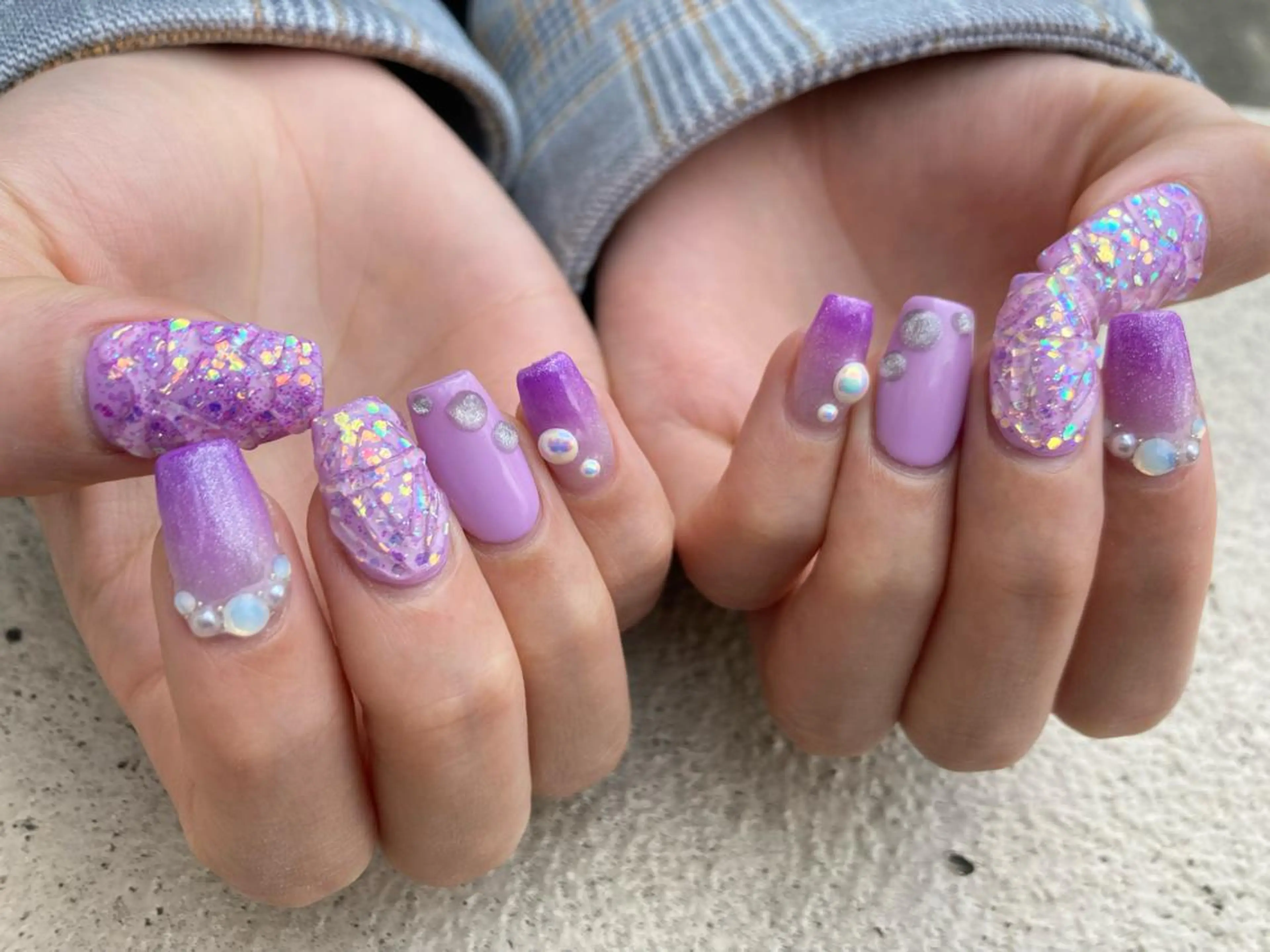 ミディアム ネイル ハンドネイル フットネイル ✴︎ Delightのネイルデザイン