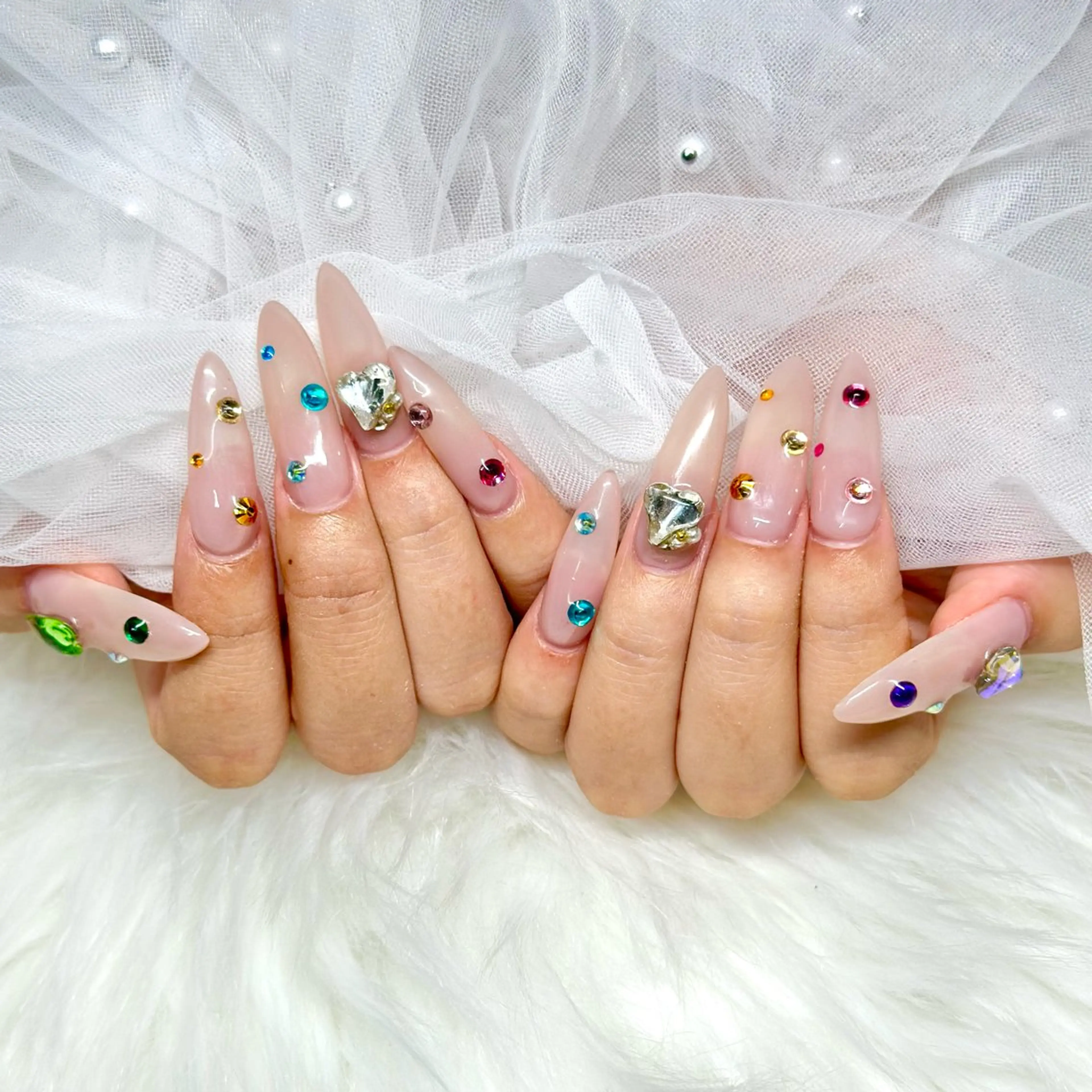 ネイル MIGHTY COLORのネイルデザイン