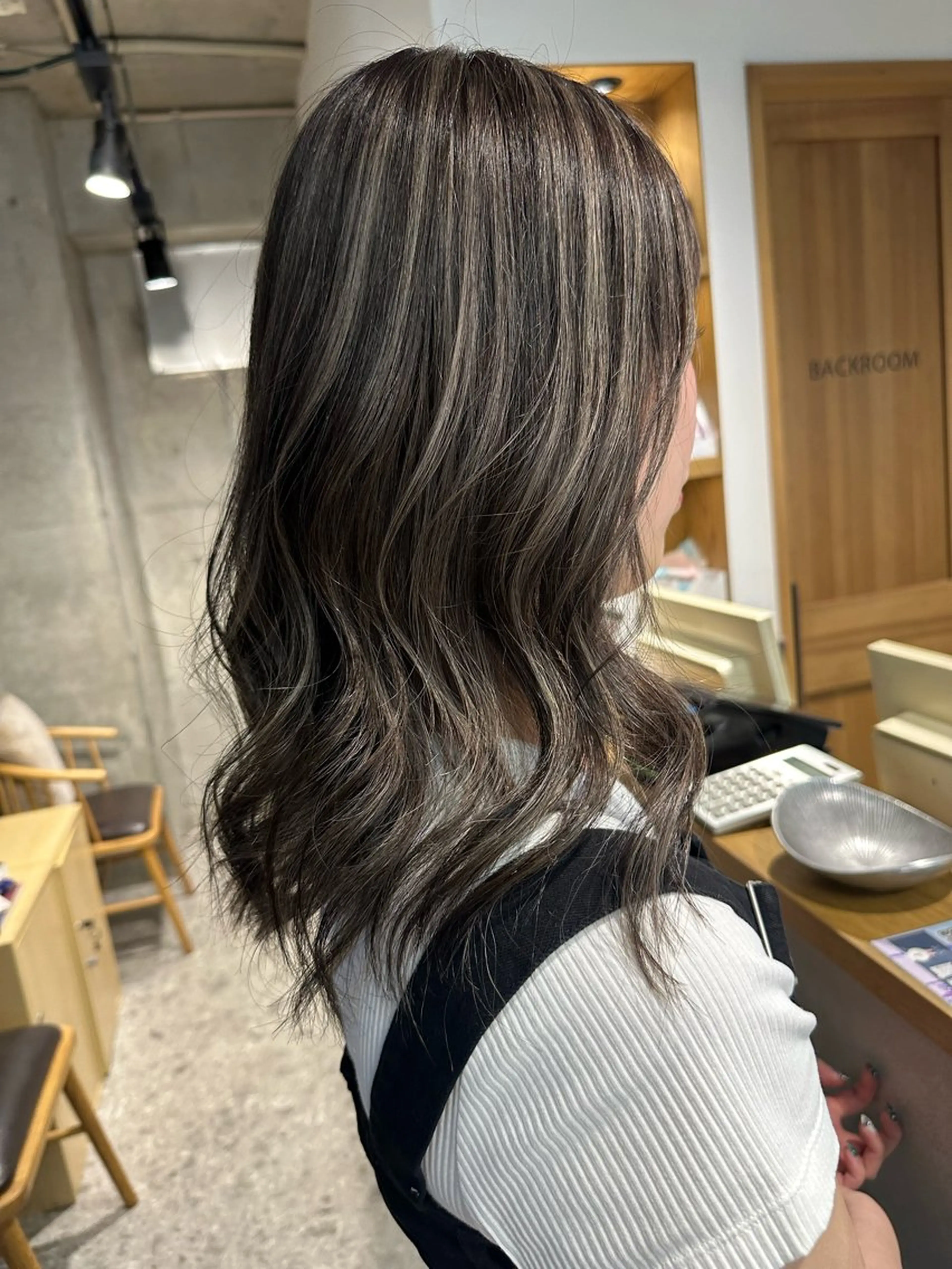 ミディアム ハイライト カット ヘアカラー ︎🤎W color MIYU‎🤎のヘアスタイル