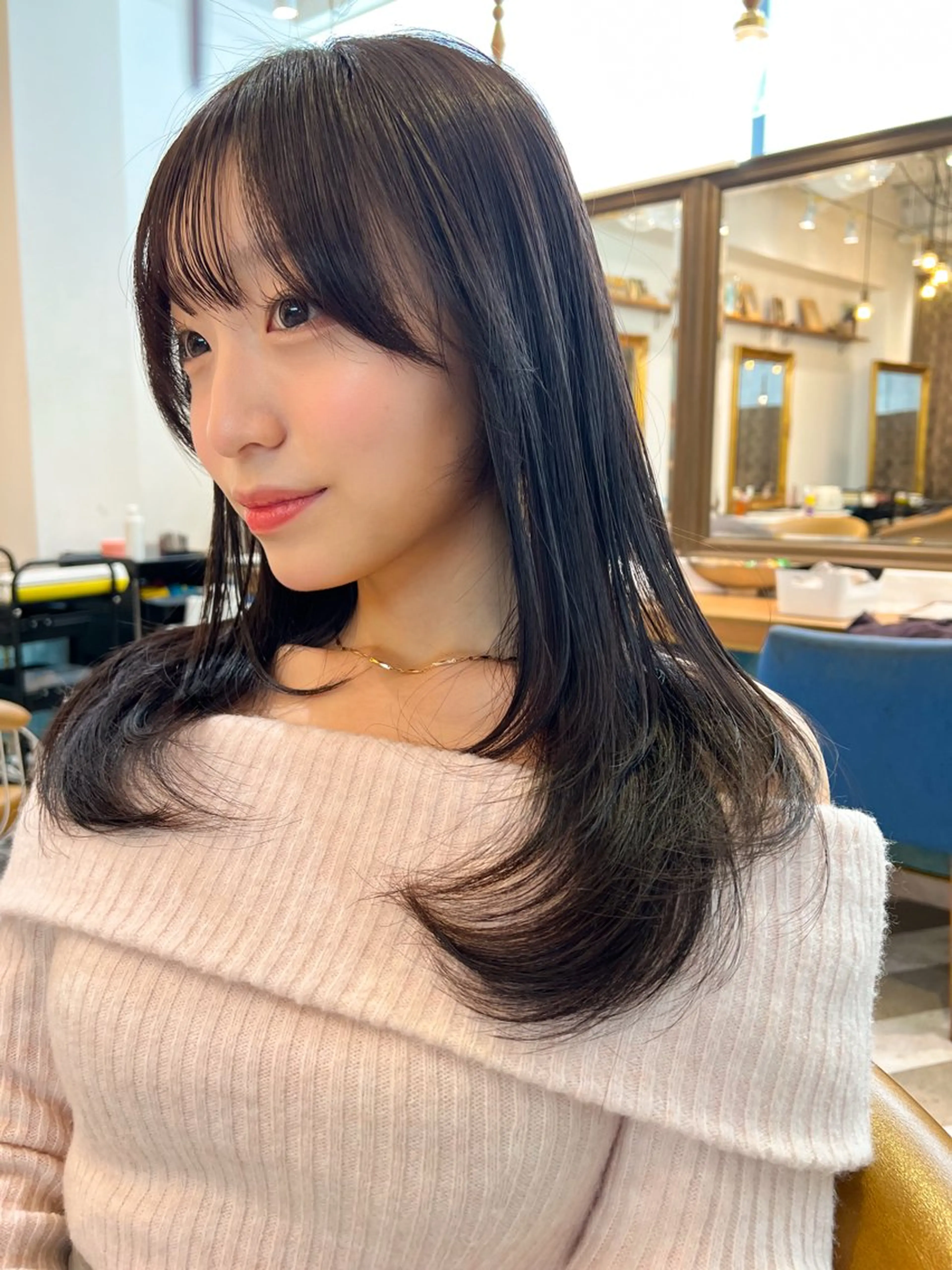 ミディアム カラー 顔まわりレイヤー 顔周りカット レイヤーカット カット ヘアカラー トリートメント ‎🤍レイヤー/ 縮毛矯正🖤菊池瑛士のヘアスタイル