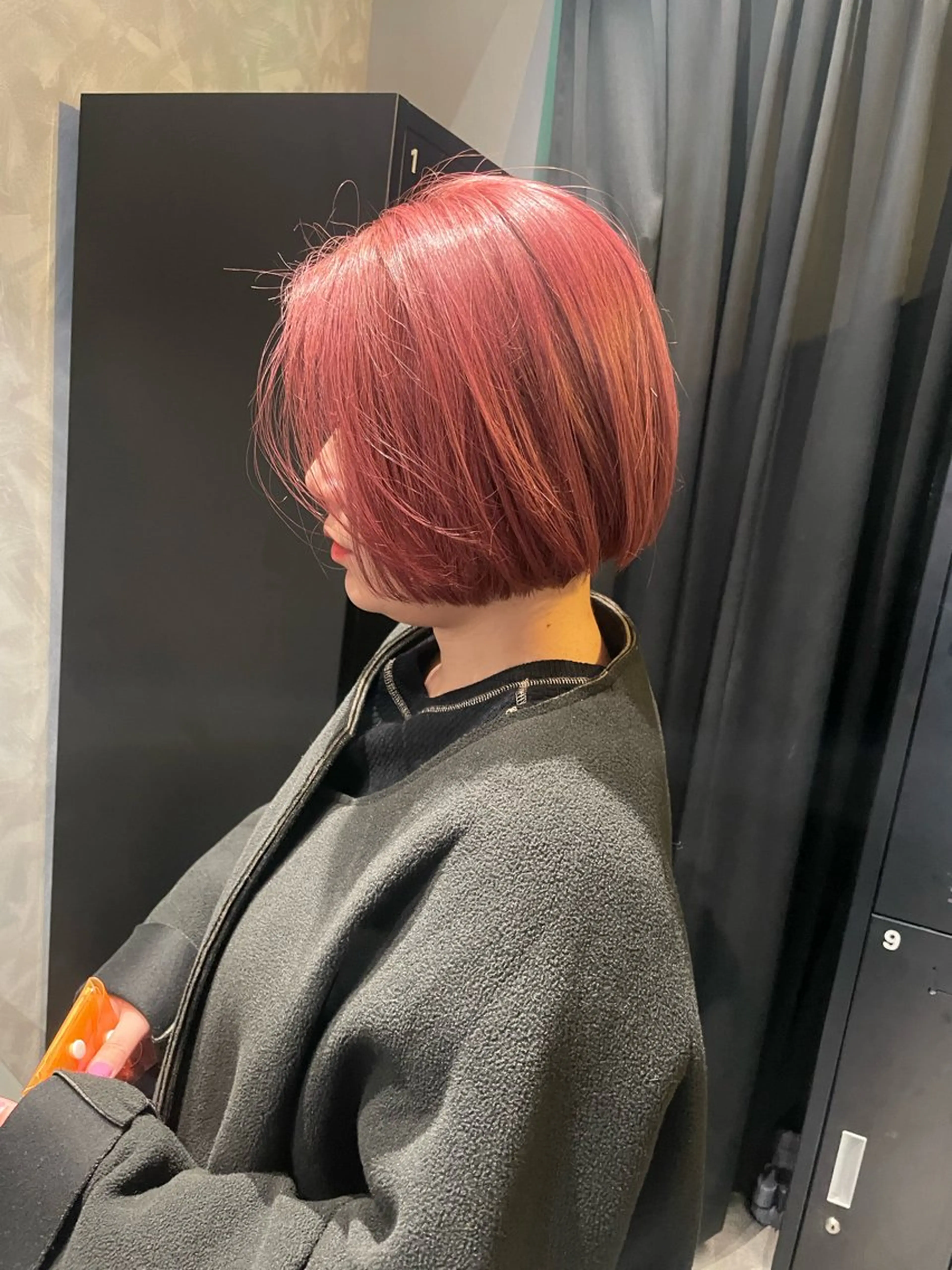 ショート カラー ケアブリーチ/ エクステ/レイヤーのヘアスタイル