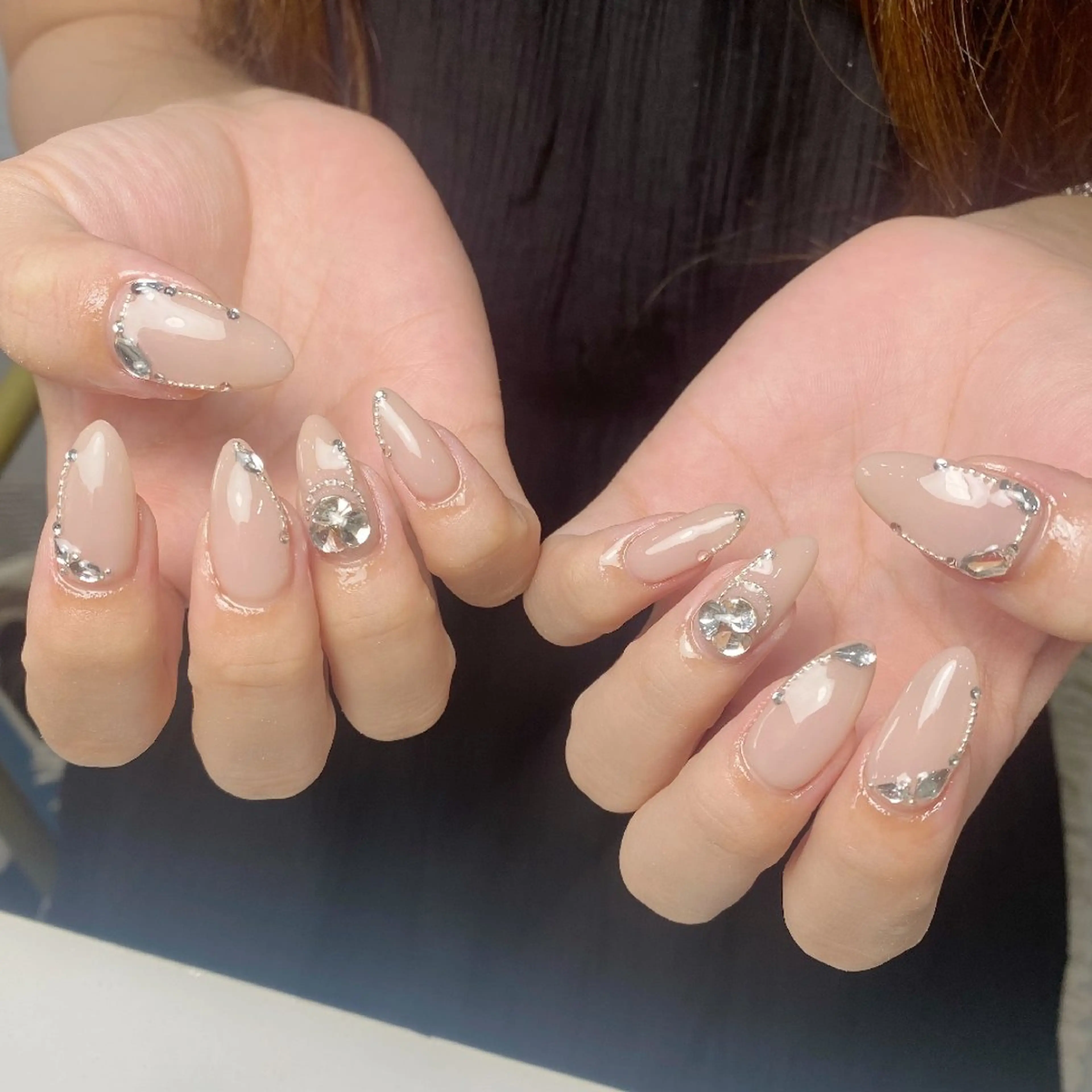 ネイル チークネイル フレンチネイル ジェルネイル ガーリー キラキラネイル ハンドネイル UM Nail Salonのネイルデザイン