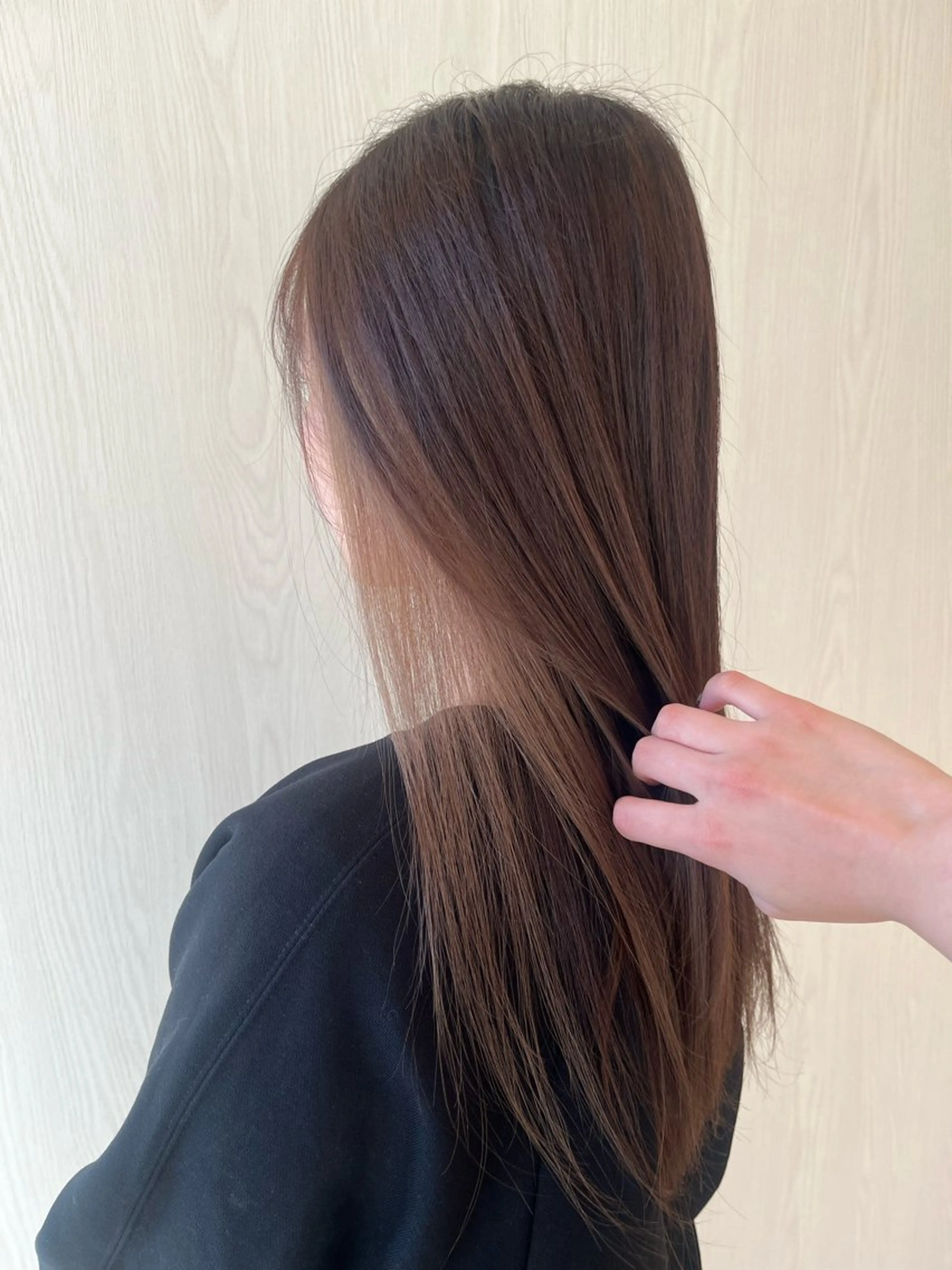 ロング カラー ベージュカラー イヤリングカラー ミルクティーベージュ 【グラッセ】本間 さくらのヘアスタイル