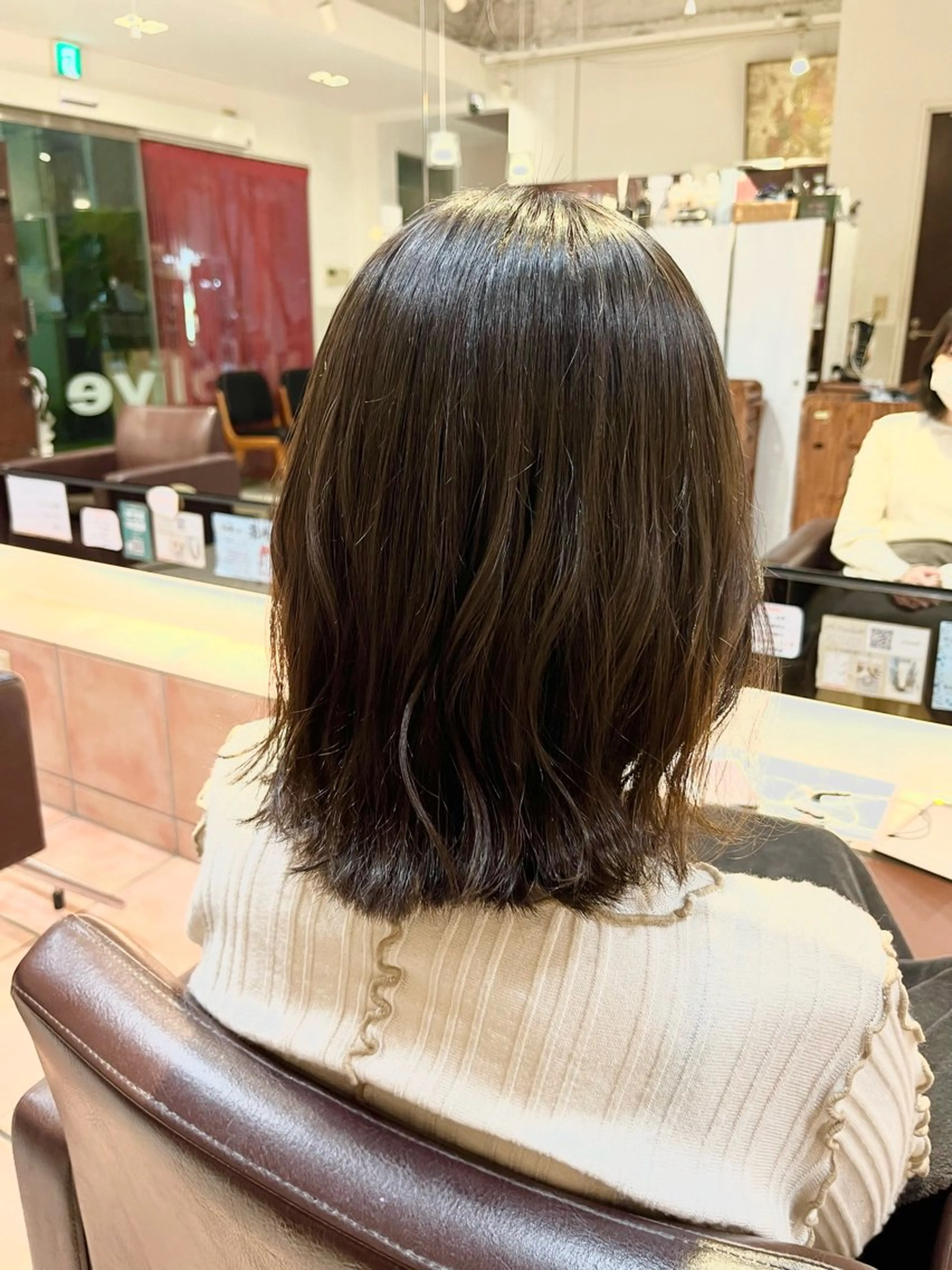 ミディアム カラー キッズ ボブ 透け感カラー🌿 小島 りなのヘアスタイル