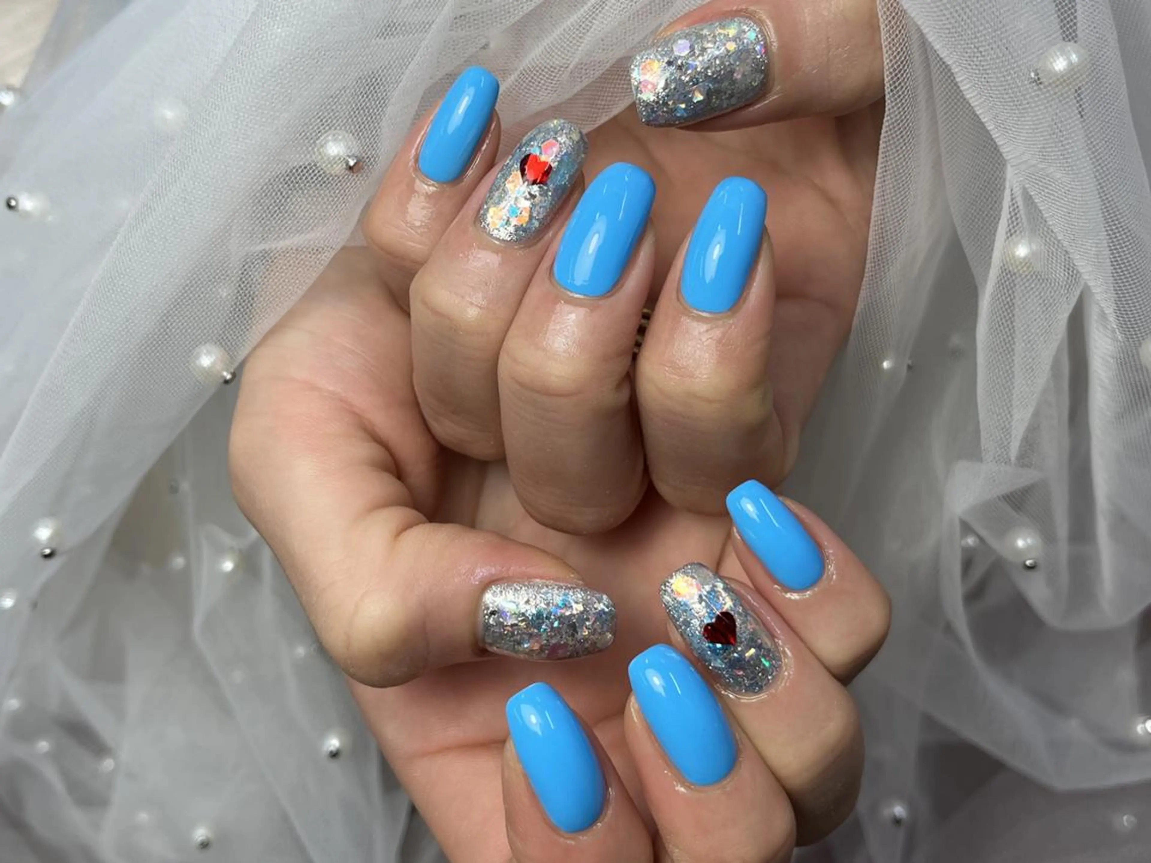 ネイル ブルー ハート ラメ(グリッター) シルバー ハンドネイル ToliyDeliy Nail Salonのネイルデザイン