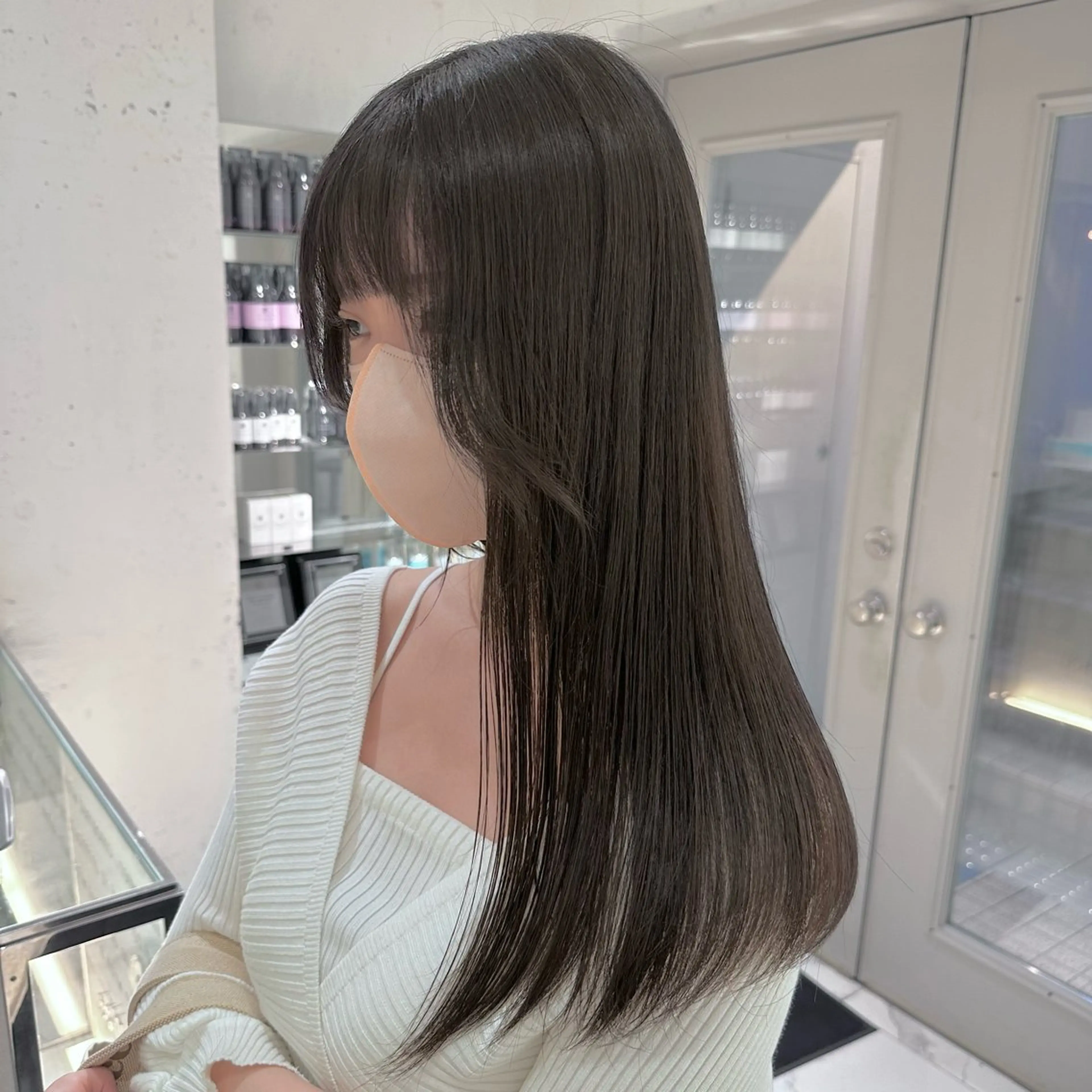 ロング カラー 透明感カラー グレージュ オリーブグレージュ オリーブグレー ロング レイヤー小顔ショート 吉田ジョウのヘアスタイル