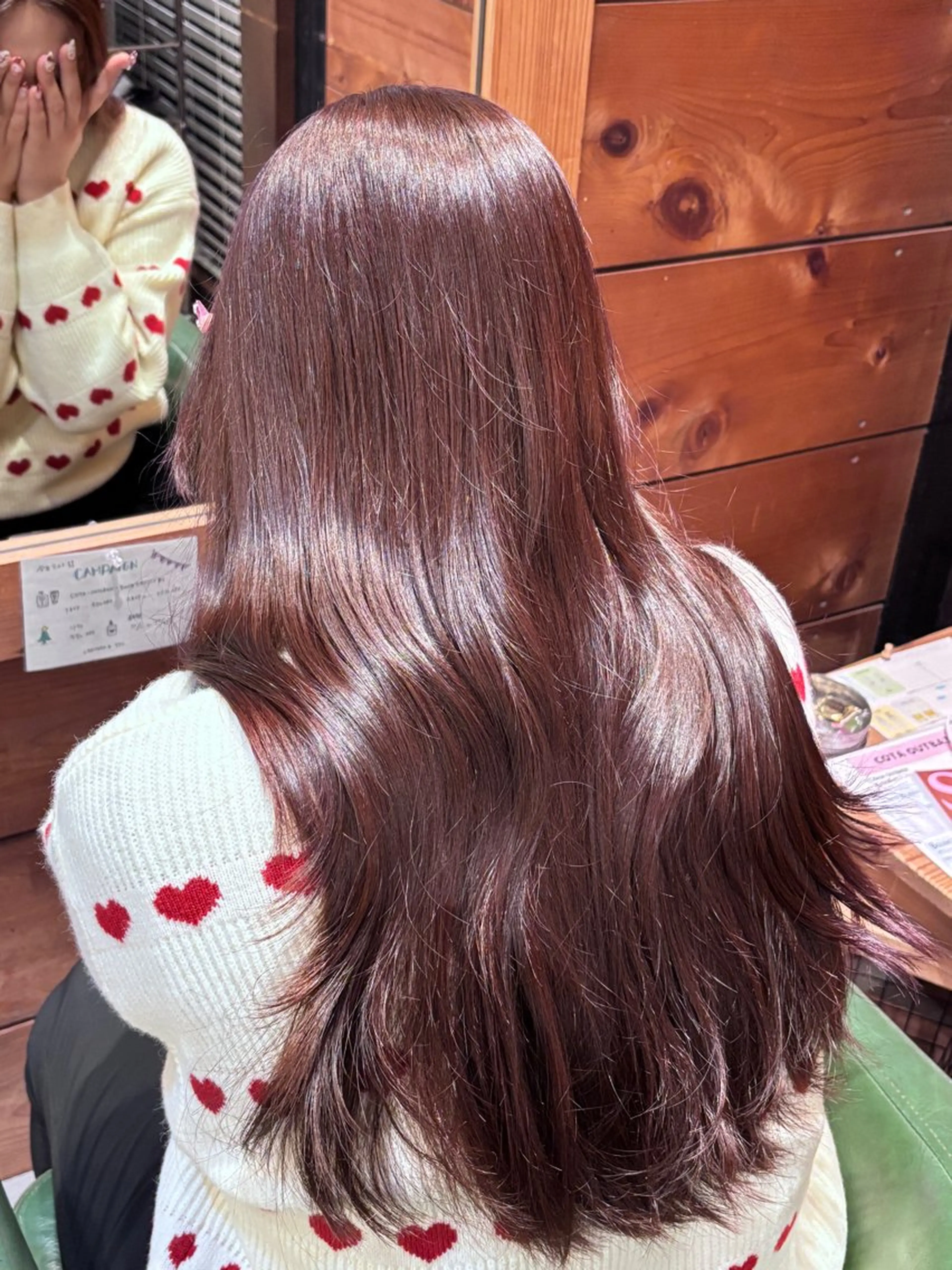 ロング カラー ブリーチ カシス ブリーチなしカラー 岸本 まほのヘアスタイル