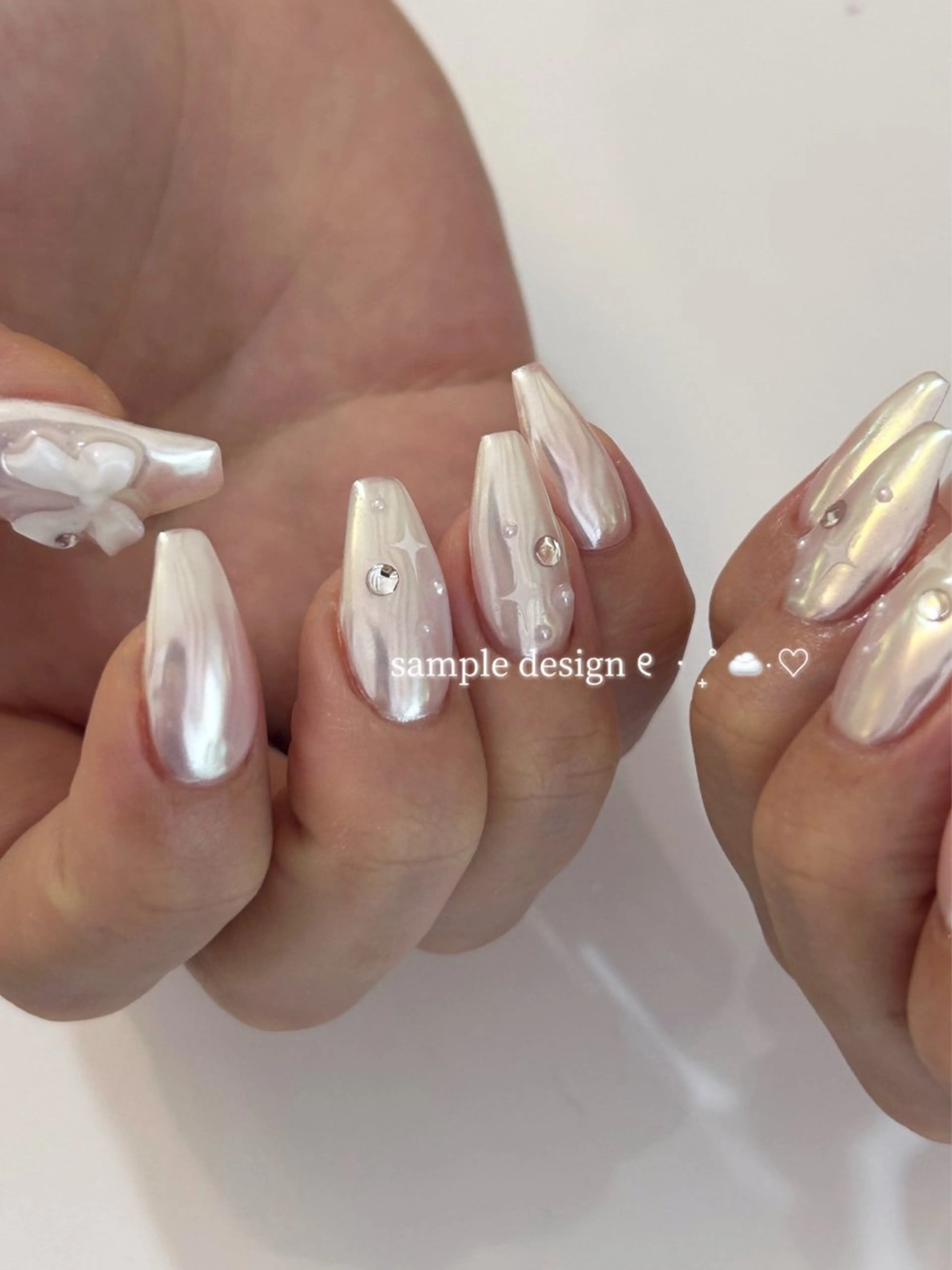 ネイル ハンドネイル ViViA momokaのネイルデザイン