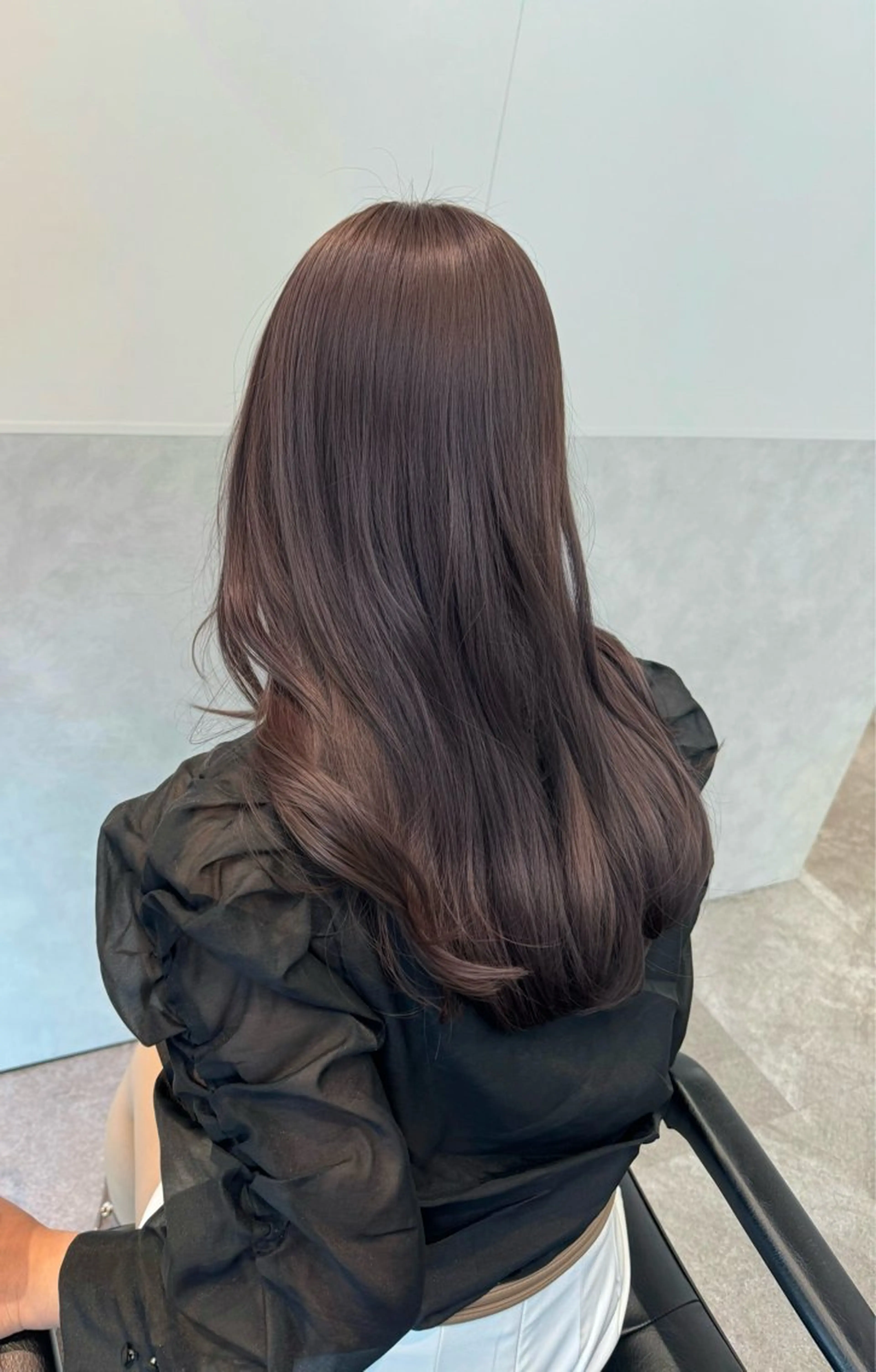 ロング ラベンダーベージュ ヘアカラー 透明感カラー 🪽AYAKAのヘアスタイル