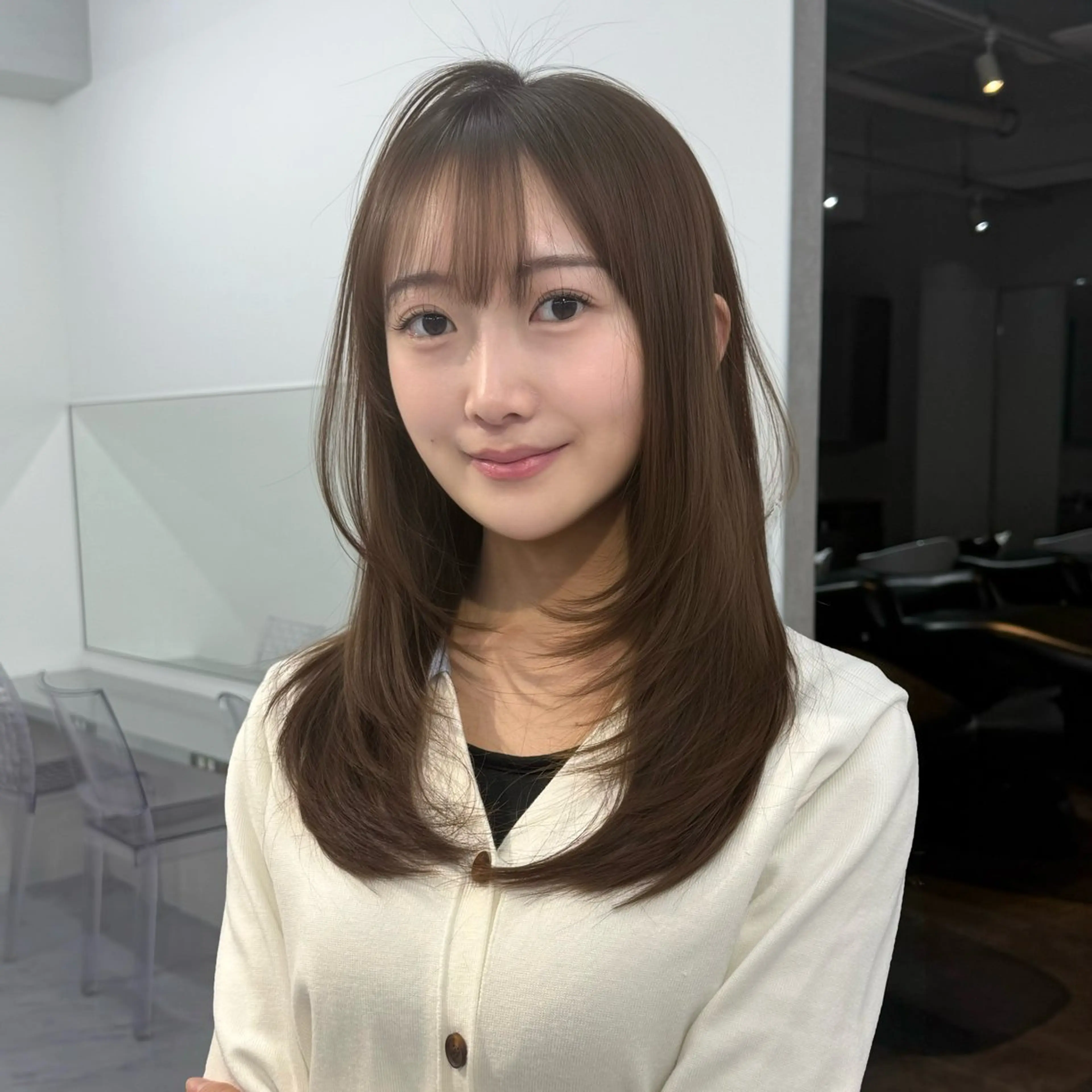 ミディアム ミディアムレイヤー レイヤーカット ヘアカラー 鍋田/ vivie/ 縮毛矯正／レイヤーのヘアスタイル