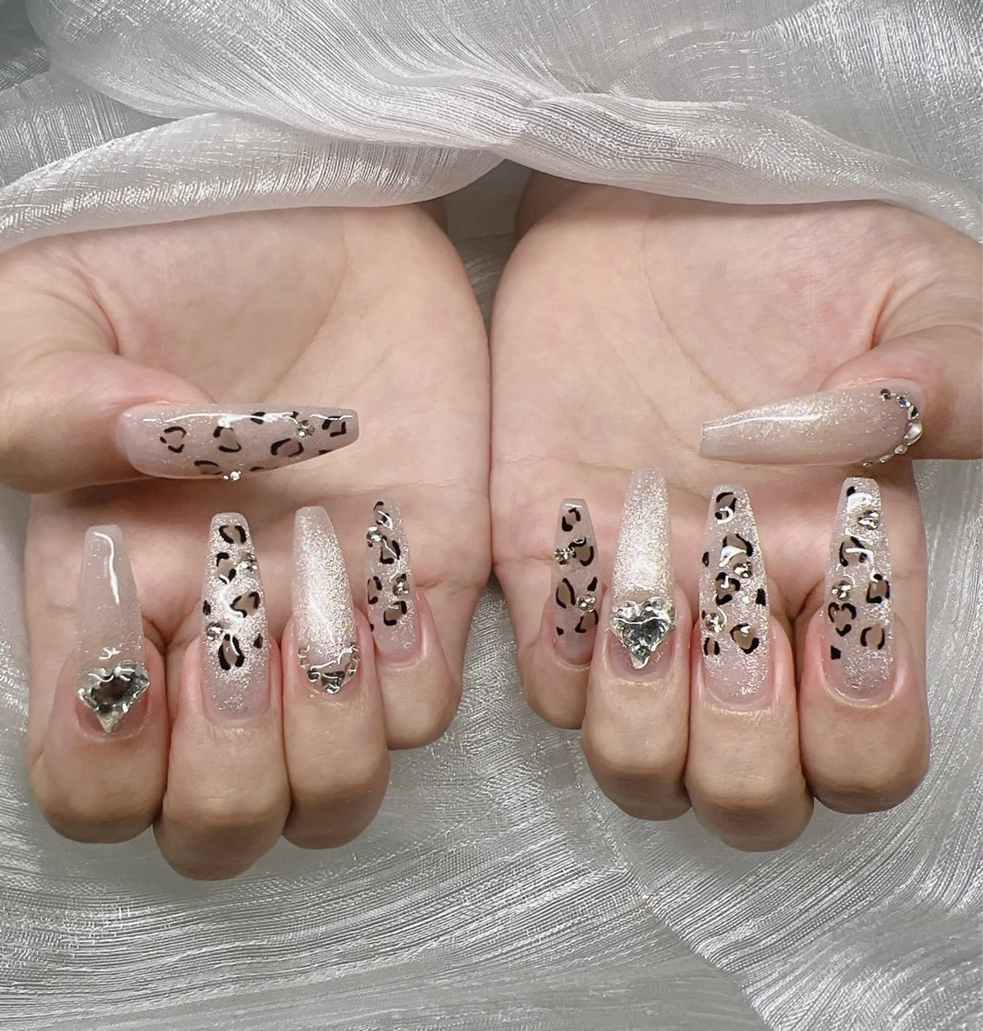 ネイル 長さ出し グラデーション キラキラネイル マグネットネイル ニュアンスネイル ハンドネイル Lee Nails チップ長さだし専門店のネイルデザイン
