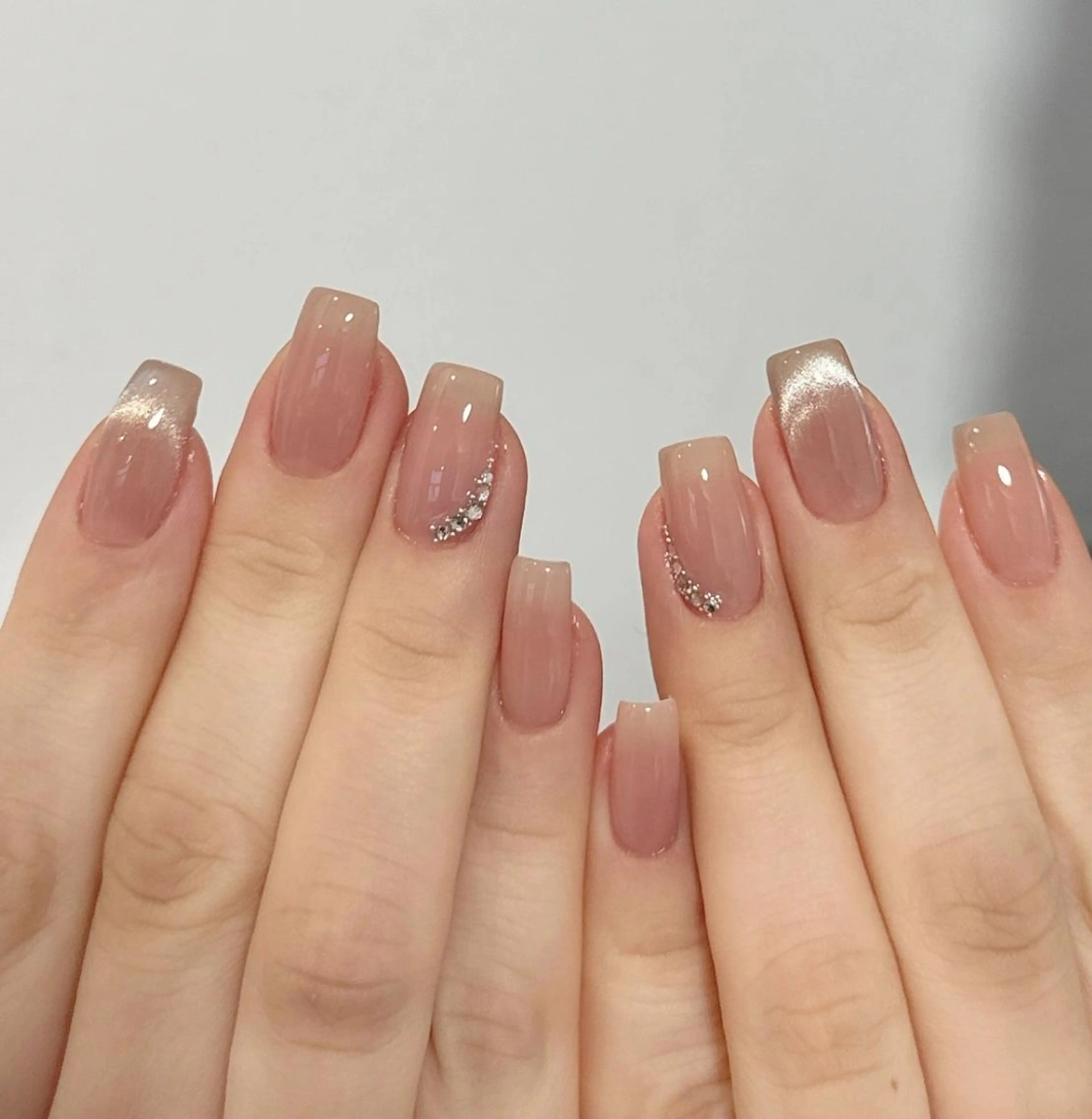 ネイル シンプルネイル Queens マオのネイルデザイン