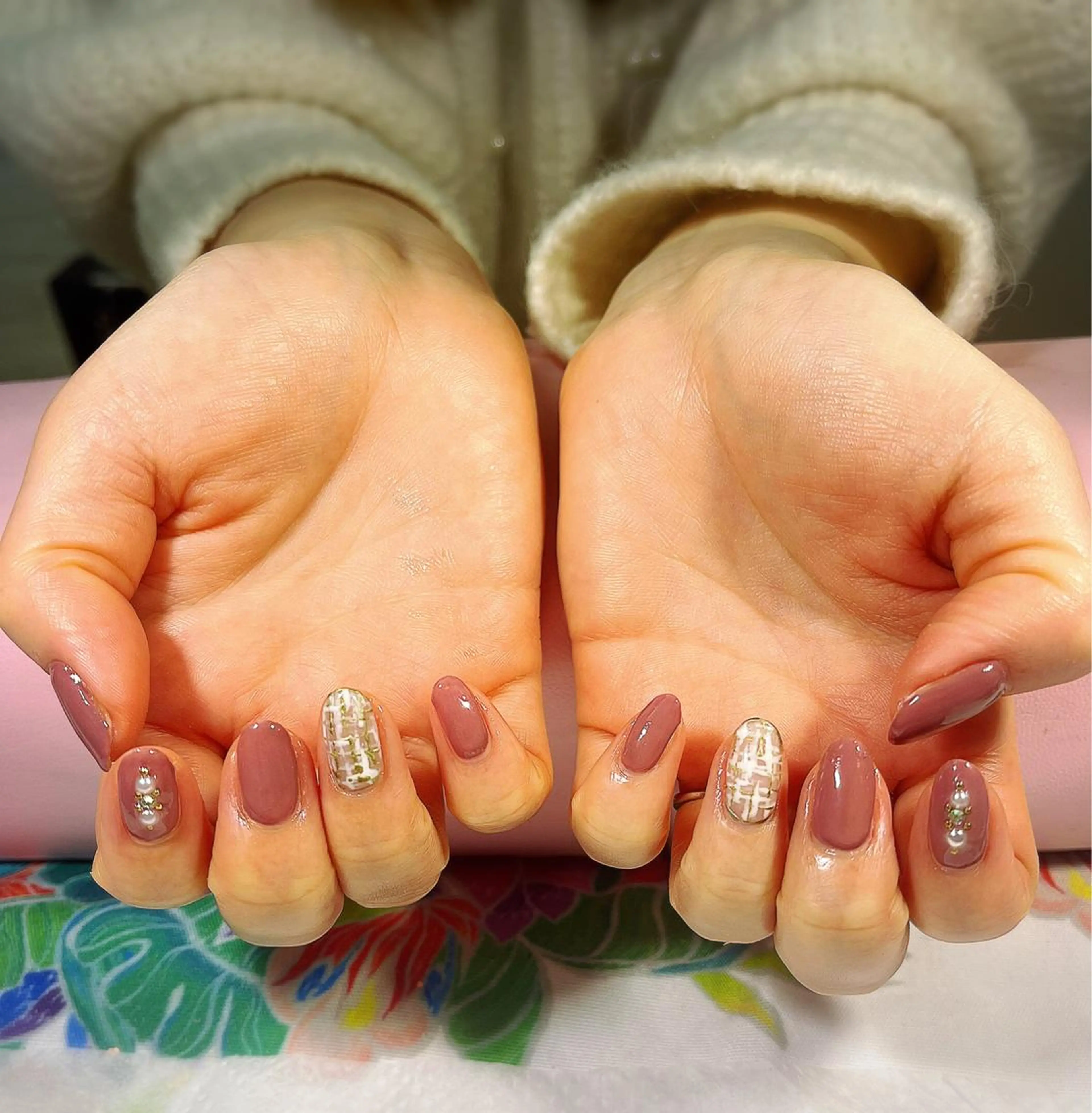 ネイル ツイードネイル ネイルサロンキュアイスト所属・キュアイスト アコパラジェル調布のネイルデザイン