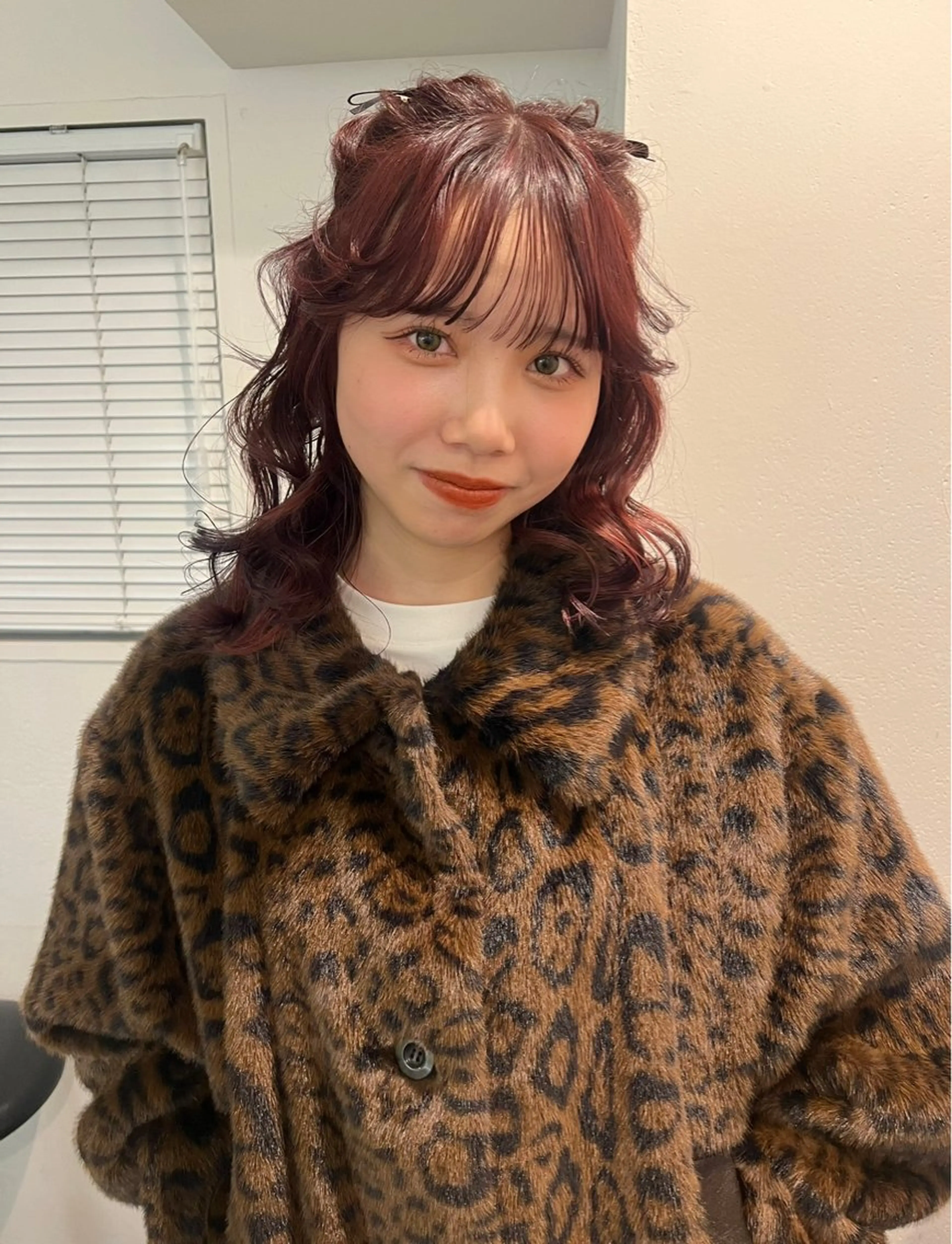 セミロング カラー ブリーチ ボルドーカラー ダブルカラー ブリーチなしカラー ピンクカラー カット ヘアカラー トリートメント kanami/ 中崎町美容室のヘアスタイル