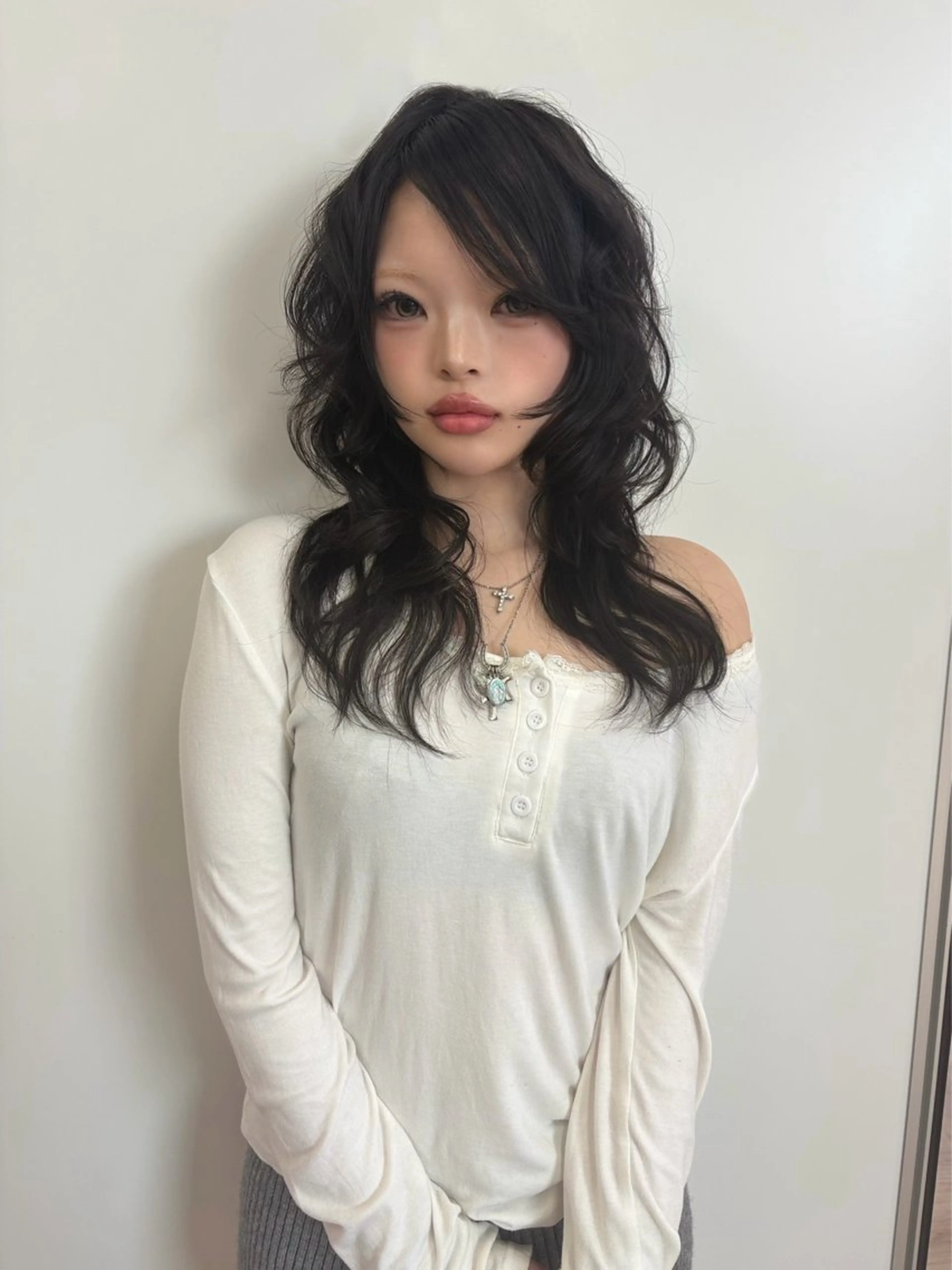 ミディアム ハイレイヤー レイヤーカット AXIS栄ガスビル Hinataのヘアスタイル