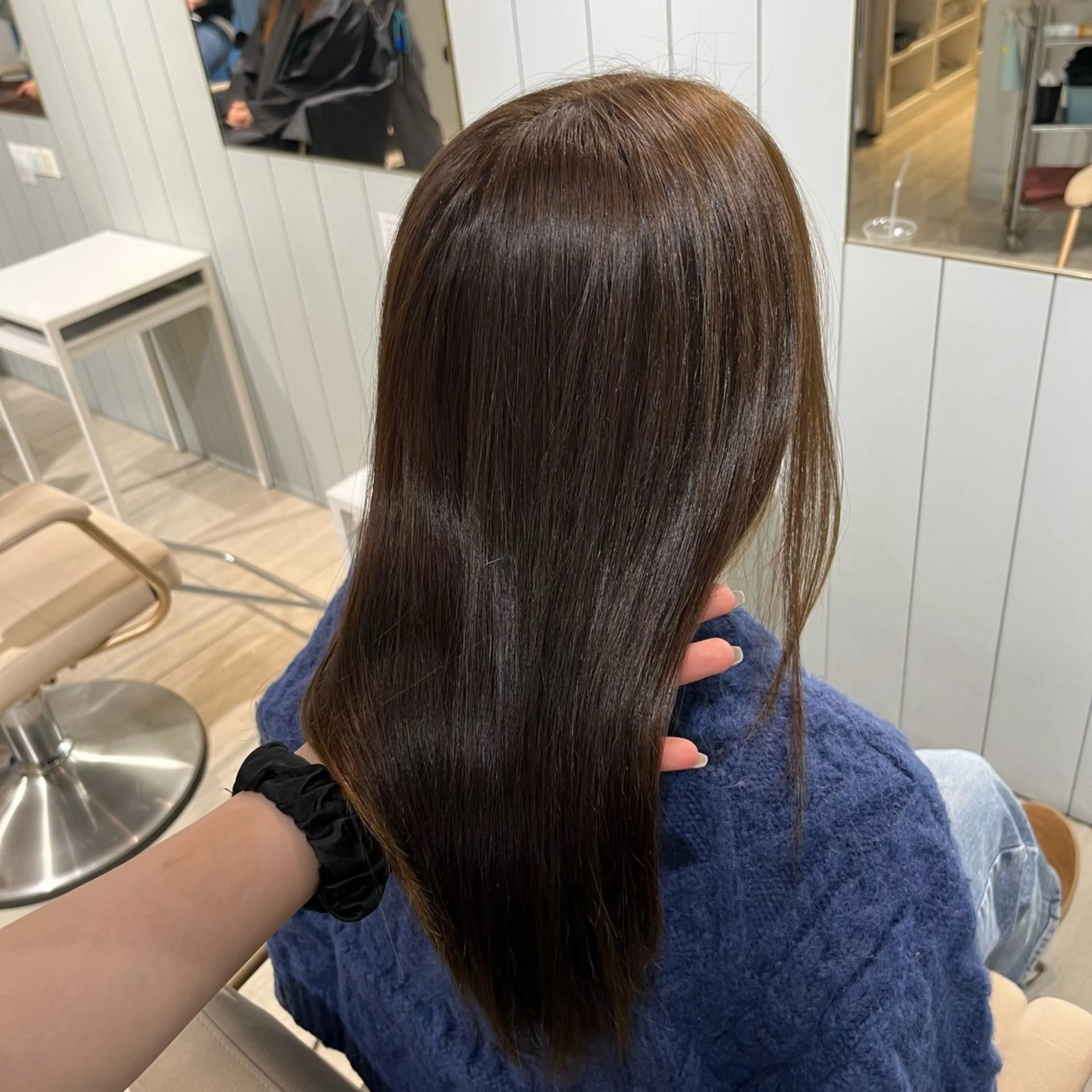 カラー ベージュカラー オリーブベージュ カット ヘアカラー 縮毛矯正 トリートメント 縮毛矯正／レイヤー／ 髪質改善／海月のヘアスタイル