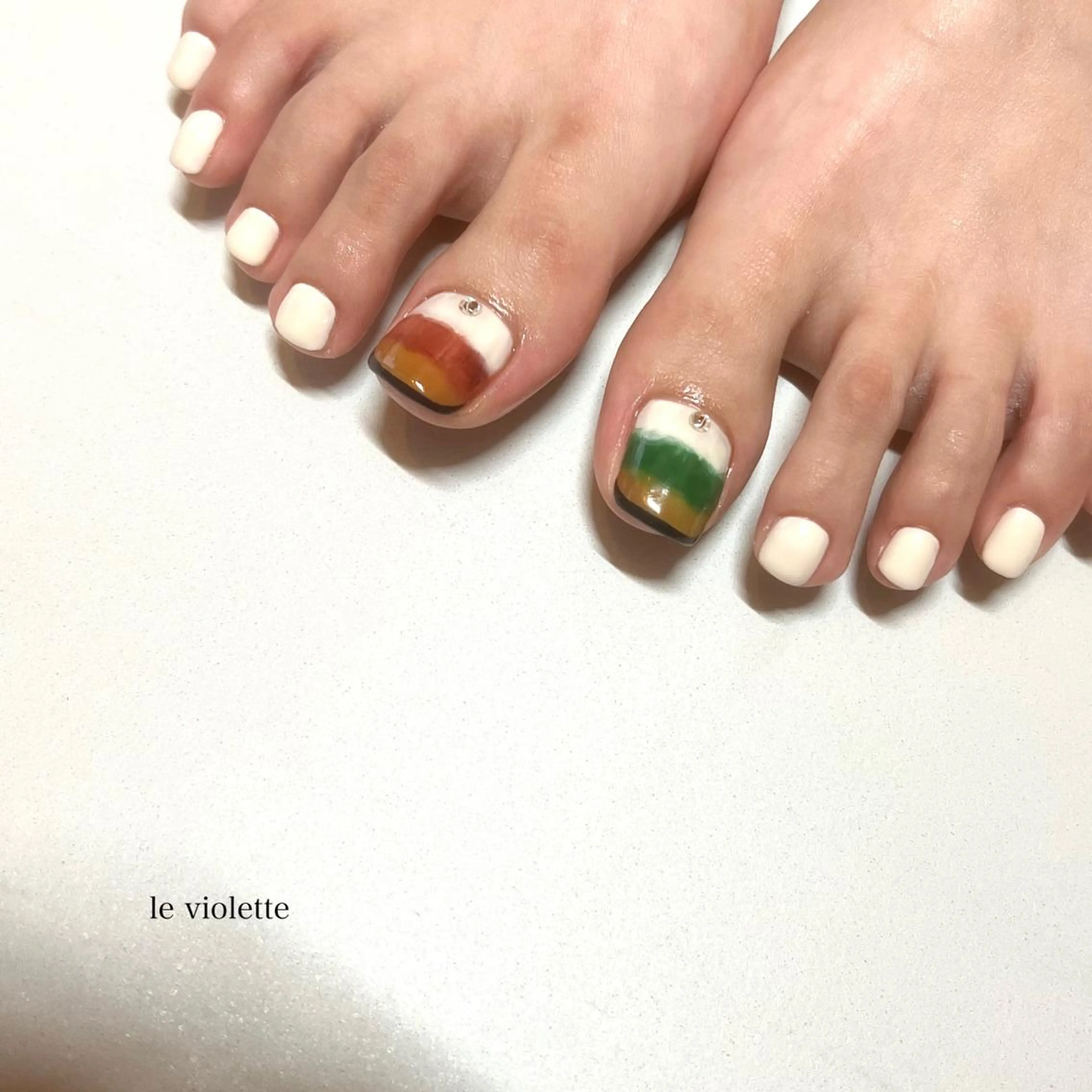 フット親指アート𓅯 オフ込の写真