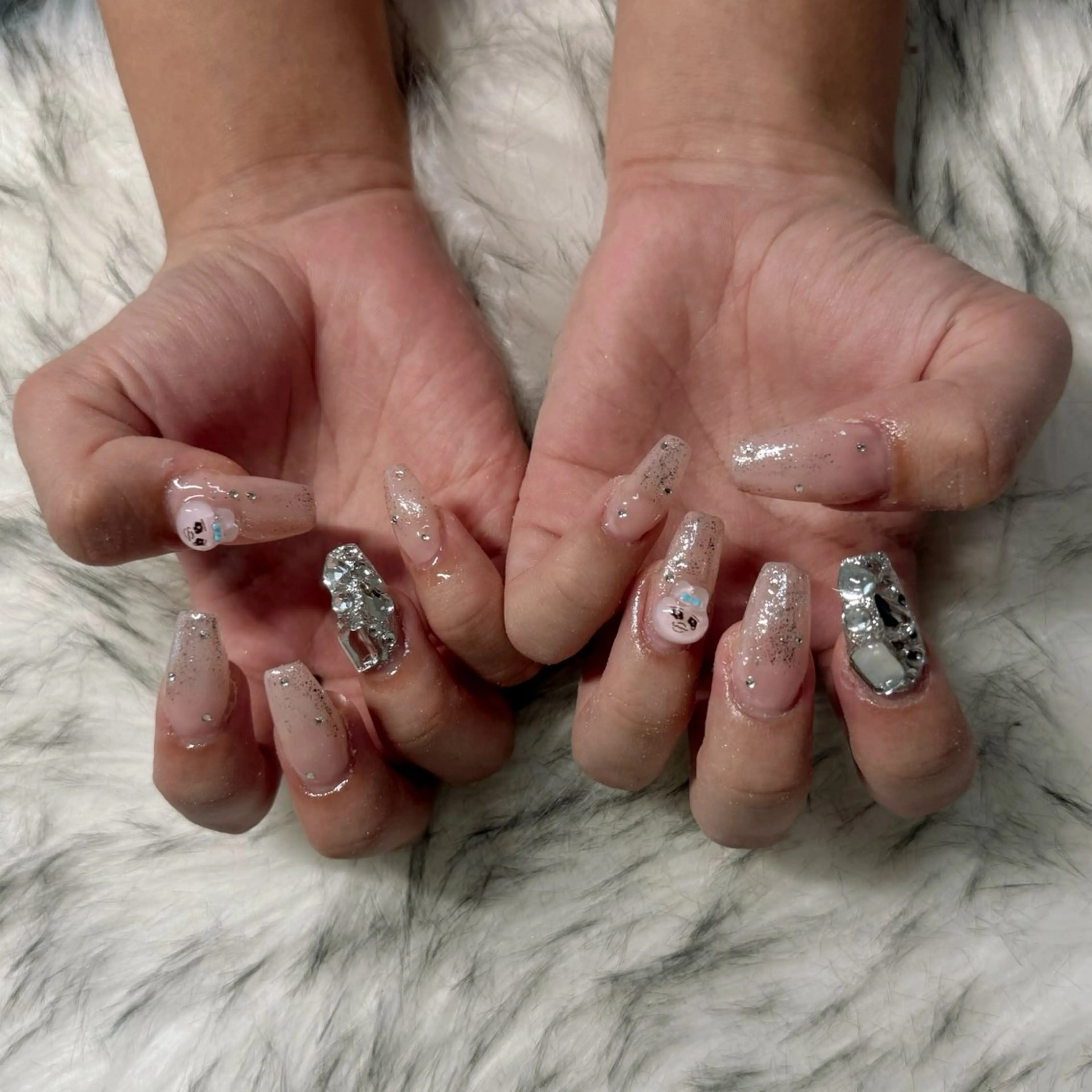 セミロング ハンドネイル mao .のネイルデザイン