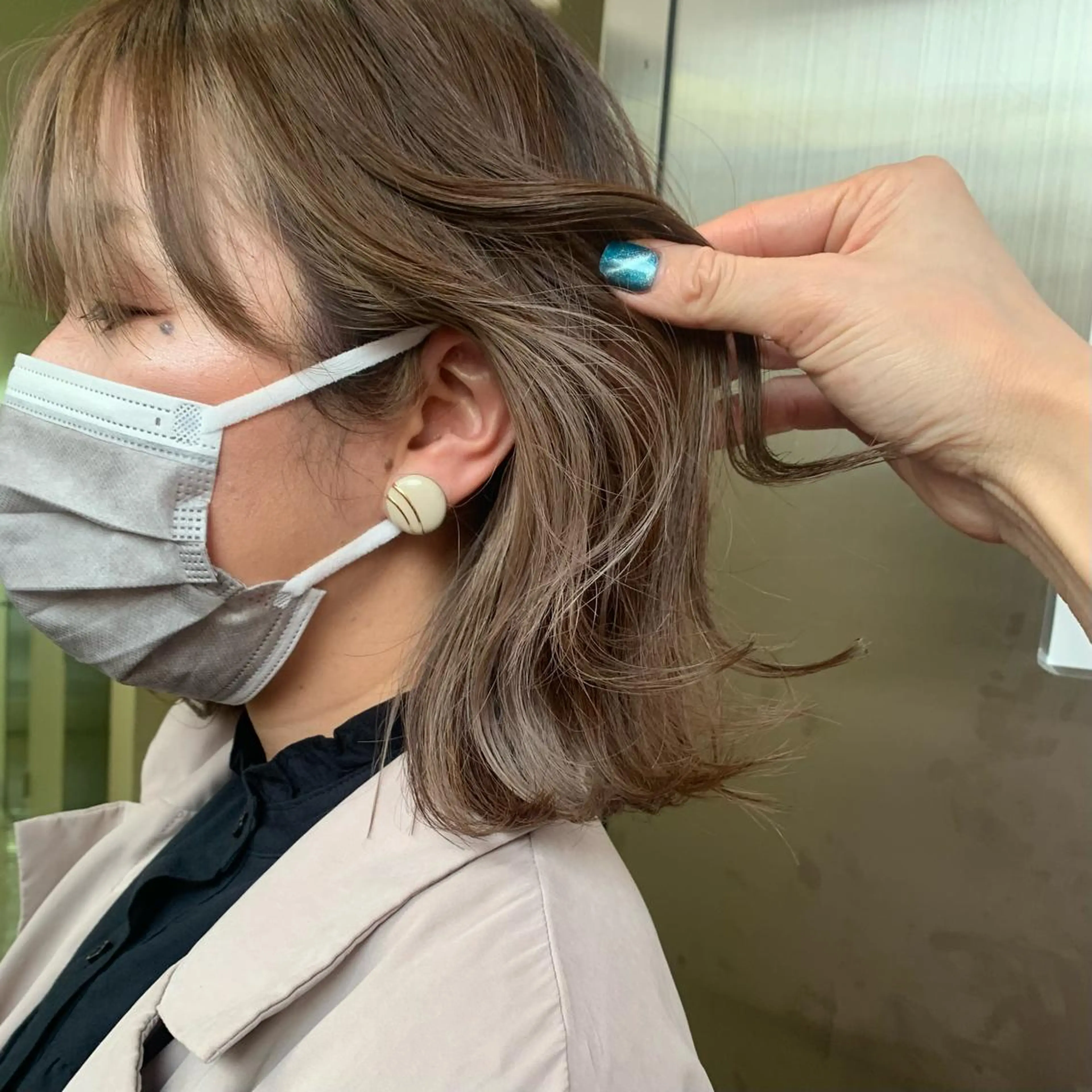 セミロング 淡色ふんわりhair 新宿satomiのヘアスタイル
