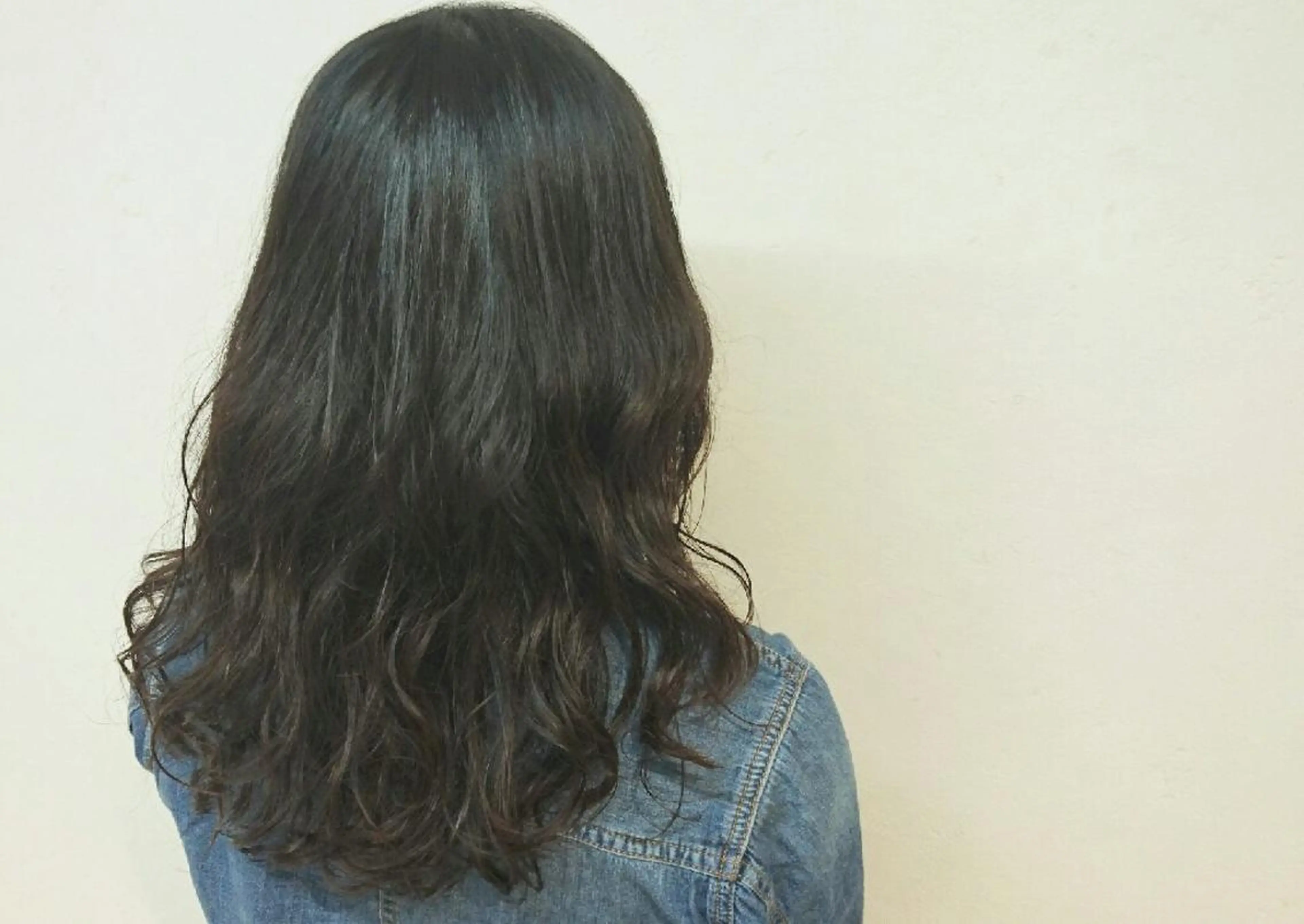 ロング パーマ デジタルパーマ 透明感ハイライト◎ 伊藤夏海のヘアスタイル