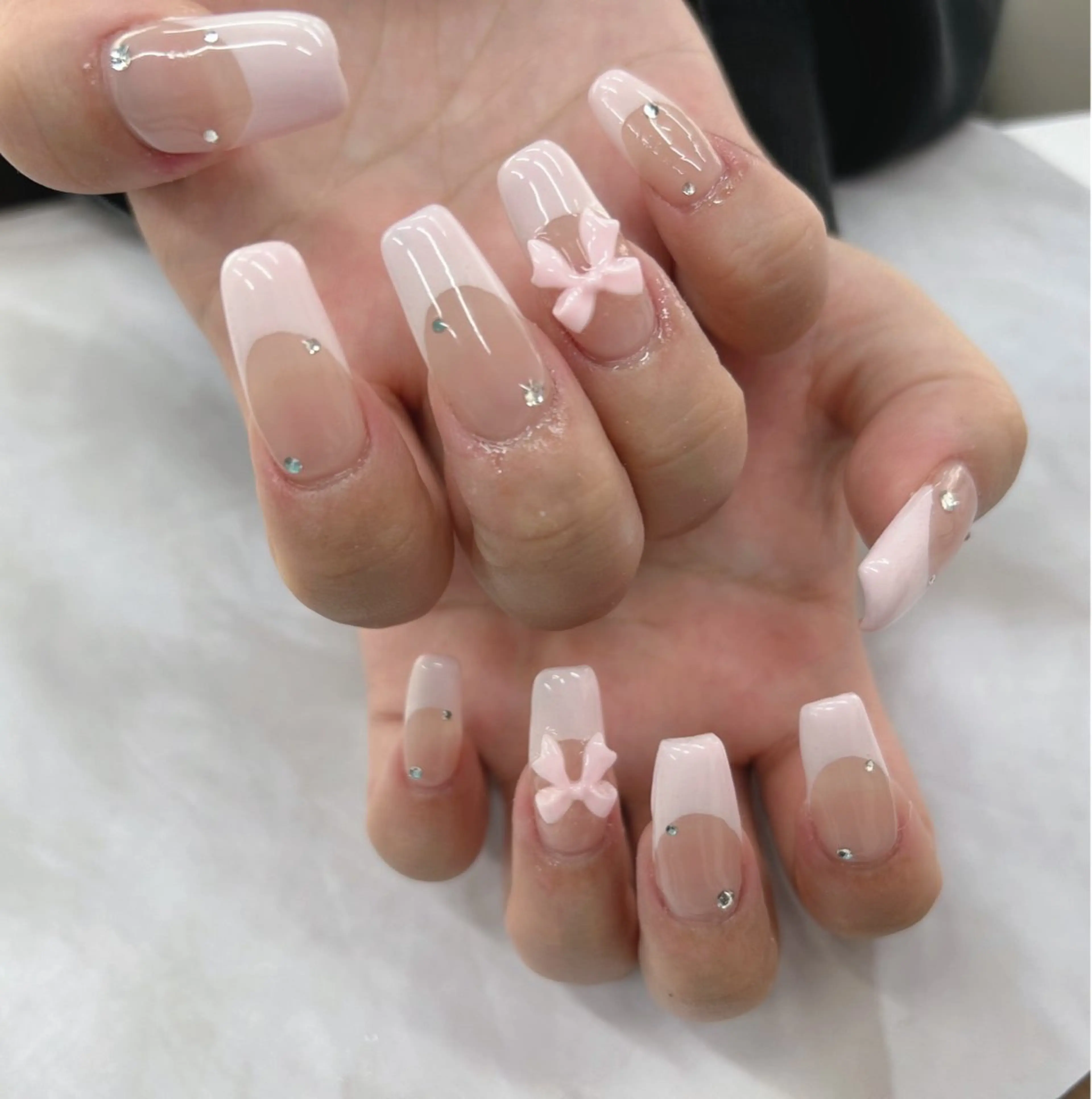 ネイル フレンチネイル ピンク リボン ハンドネイル Nail Salon agré所属・agré ネイルサロン　アグレのネイルデザイン