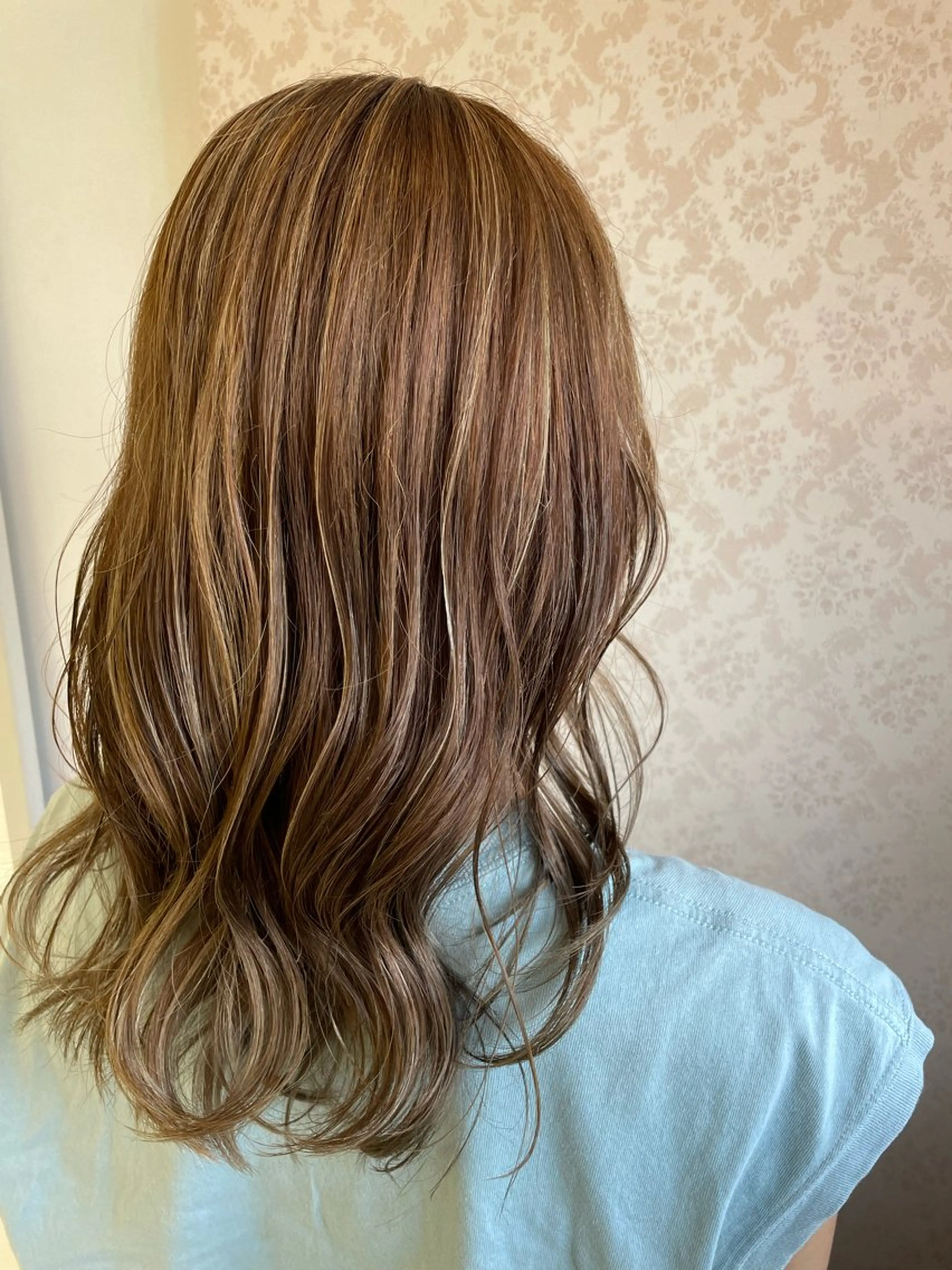 ミディアム ヒヨシ ルナのヘアスタイル