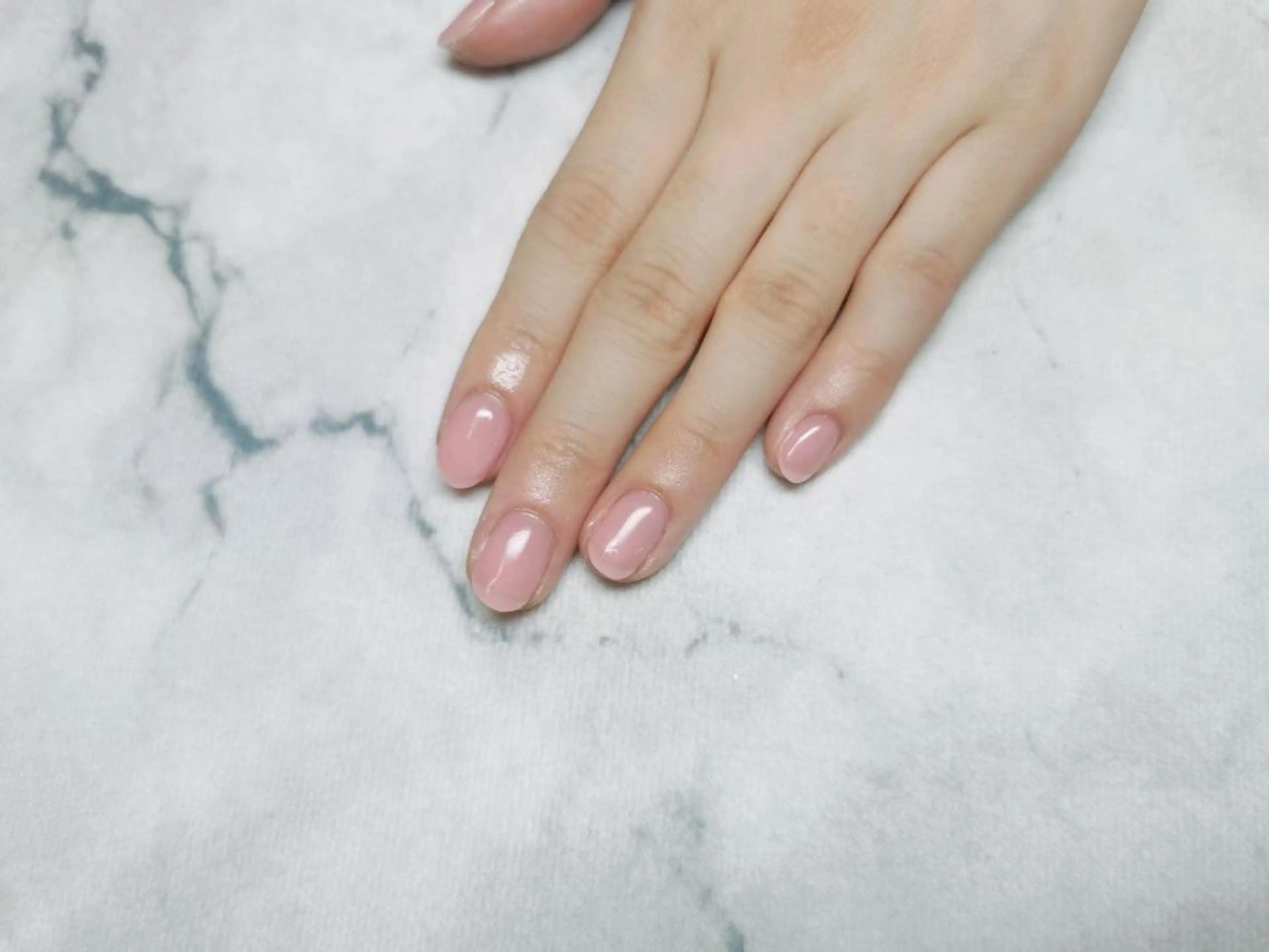 ネイル ネイルリボン 受付スタッフのネイルデザイン