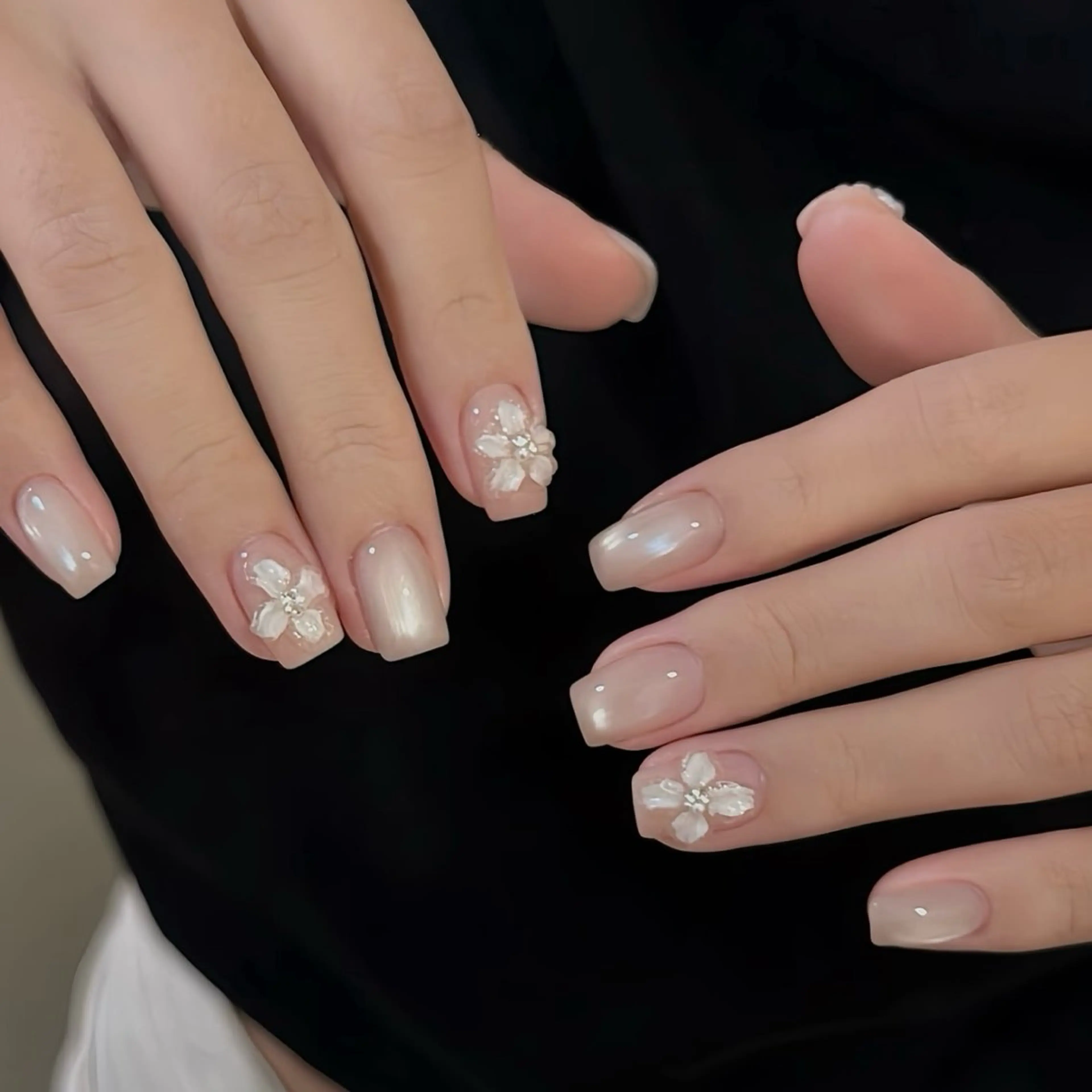ネイル アートネイル ジェルネイル Nail salon Amoureuse ネイルサロン アムルーズ所属・ネイリスト ミクのネイルデザイン