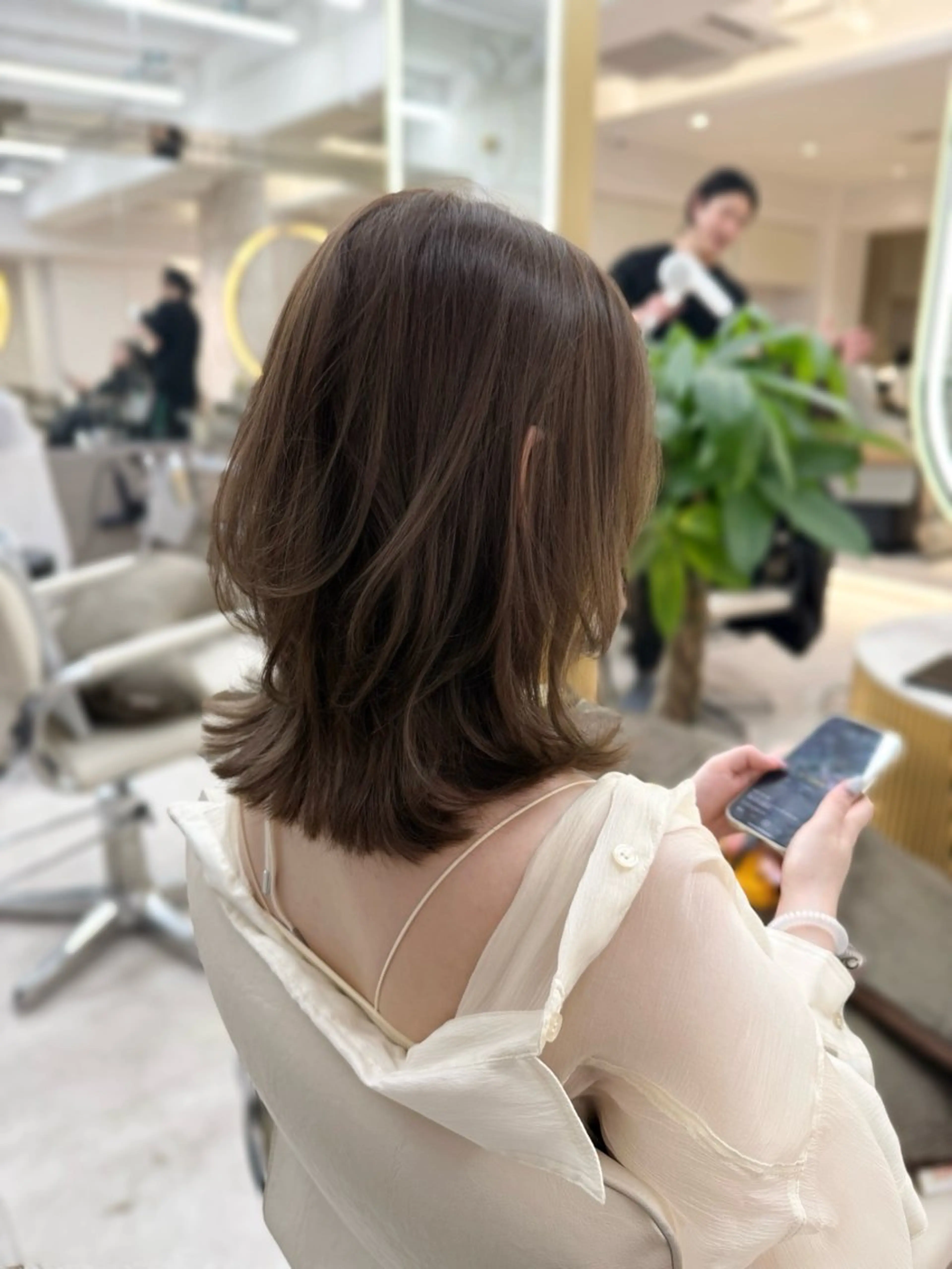 ミディアム カラー 顔周りカット/髪質改 善/新宿/畑中稔里のヘアスタイル