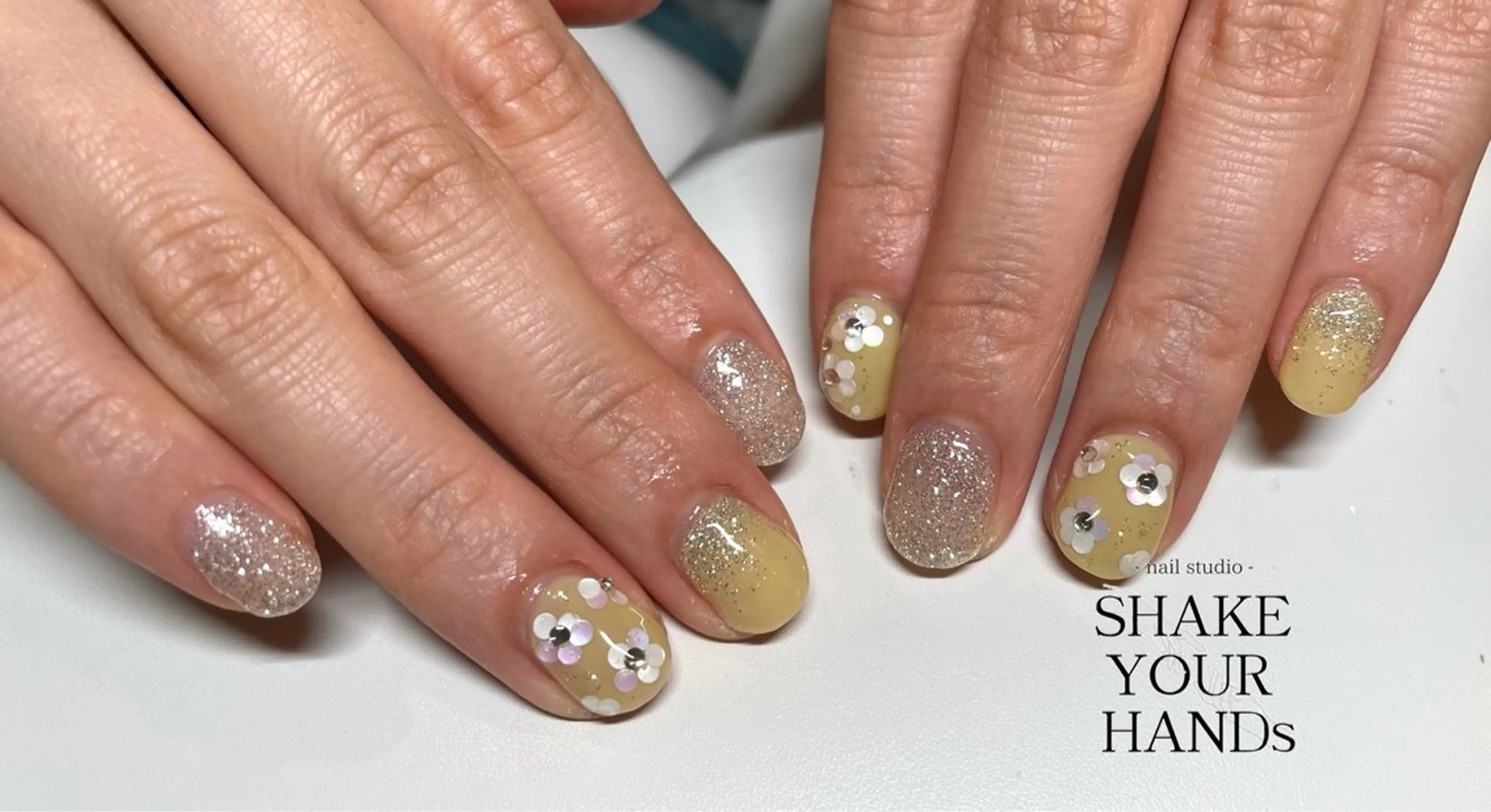 ネイル ハンドネイル ネイルスタジオ シェイクユアハンズのネイルデザイン