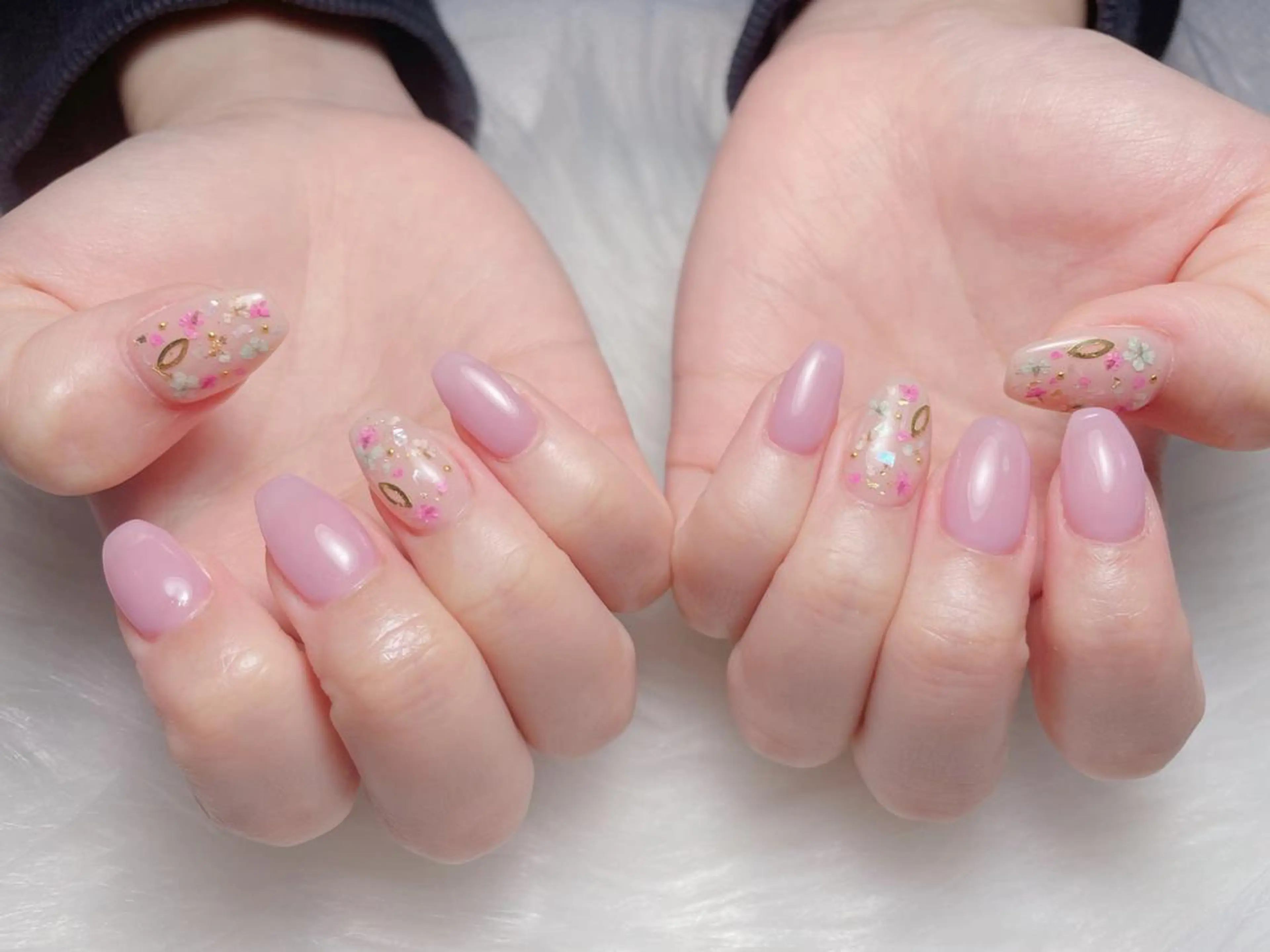 セミロング ネイル MiKi Nai池袋 長さだし得意のネイルデザイン