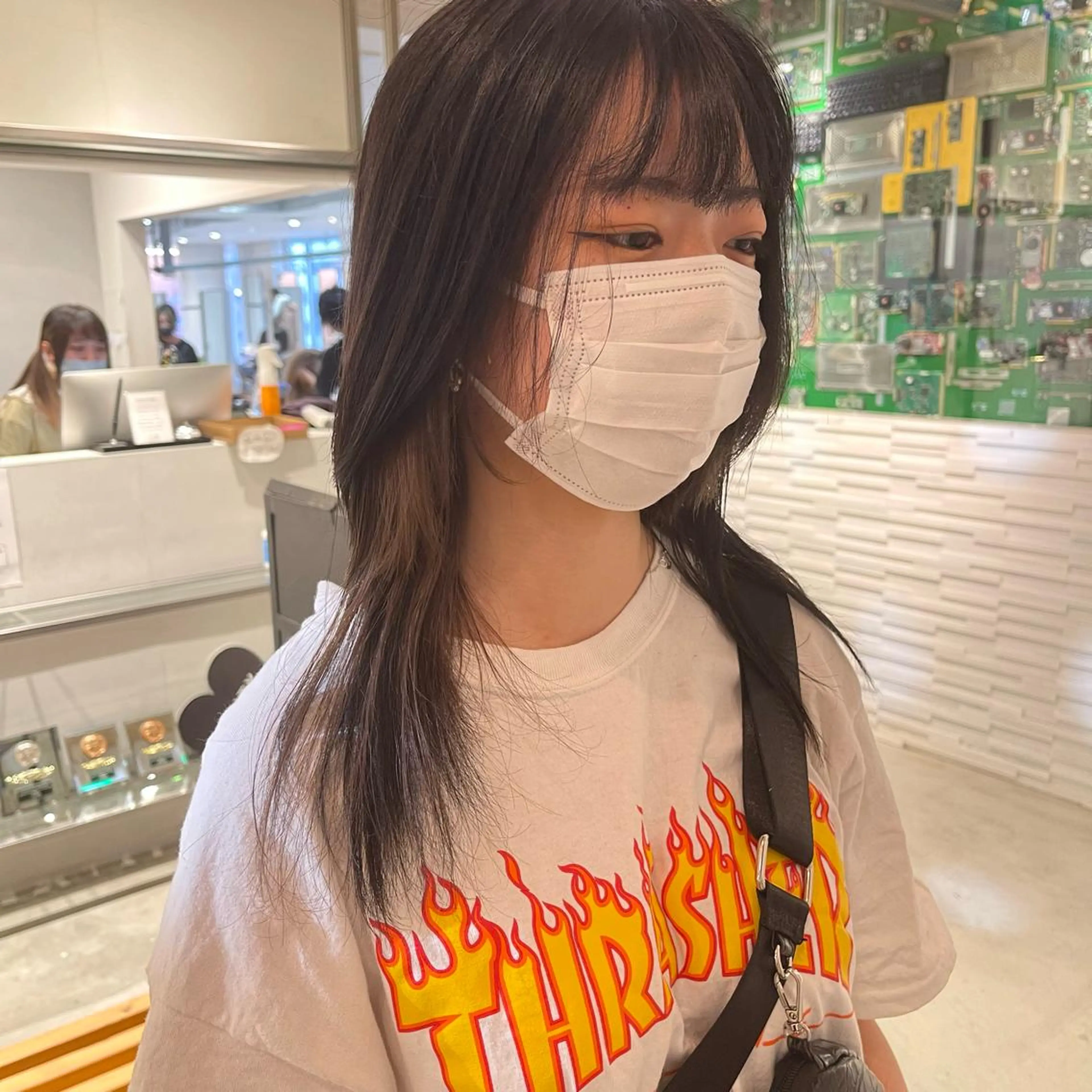 セミロング カラー インナーカラー レイヤーカット nameless miichiのヘアスタイル