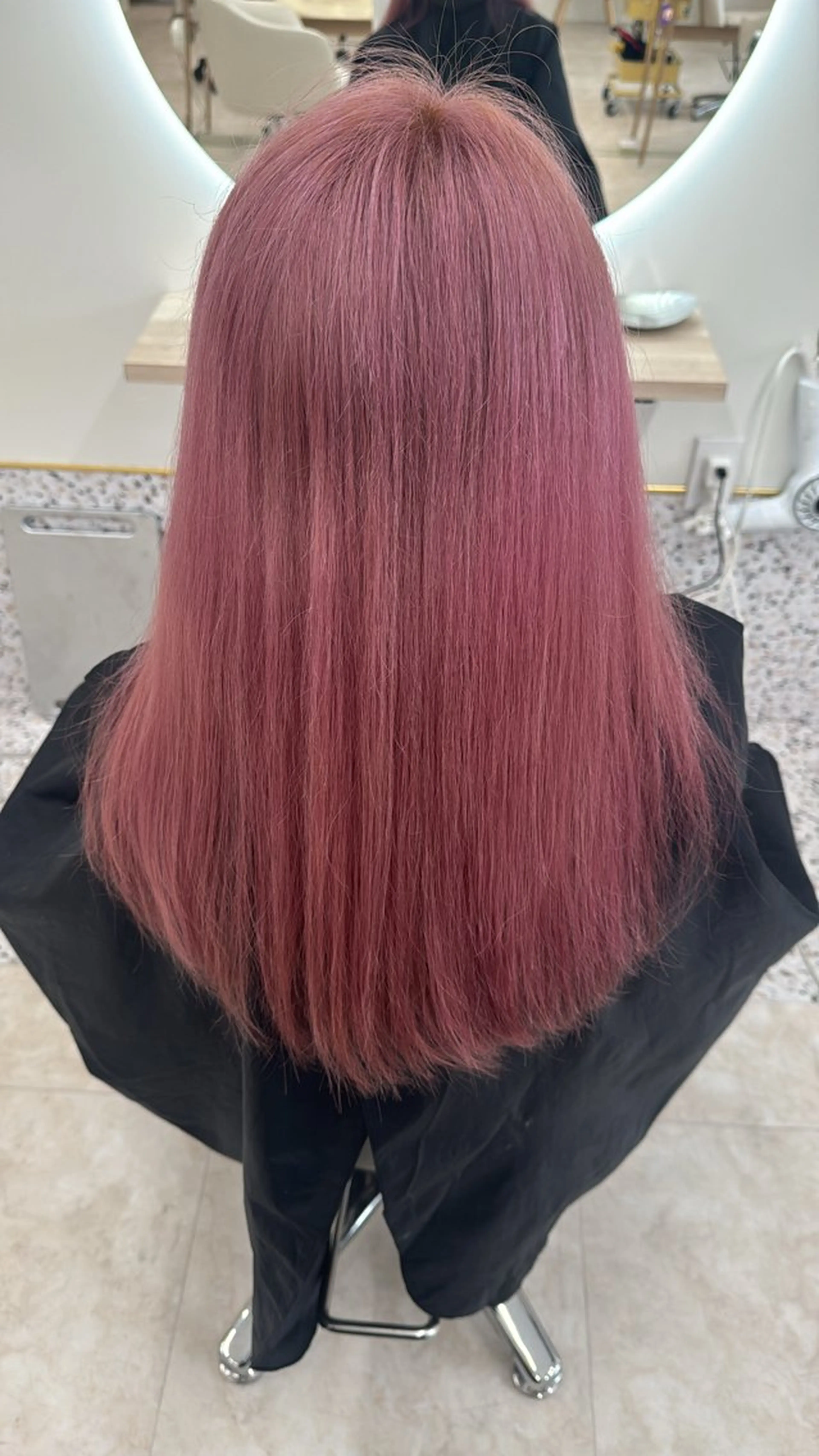 セミロング ブリーチカラー✨ じょあ☆のヘアスタイル