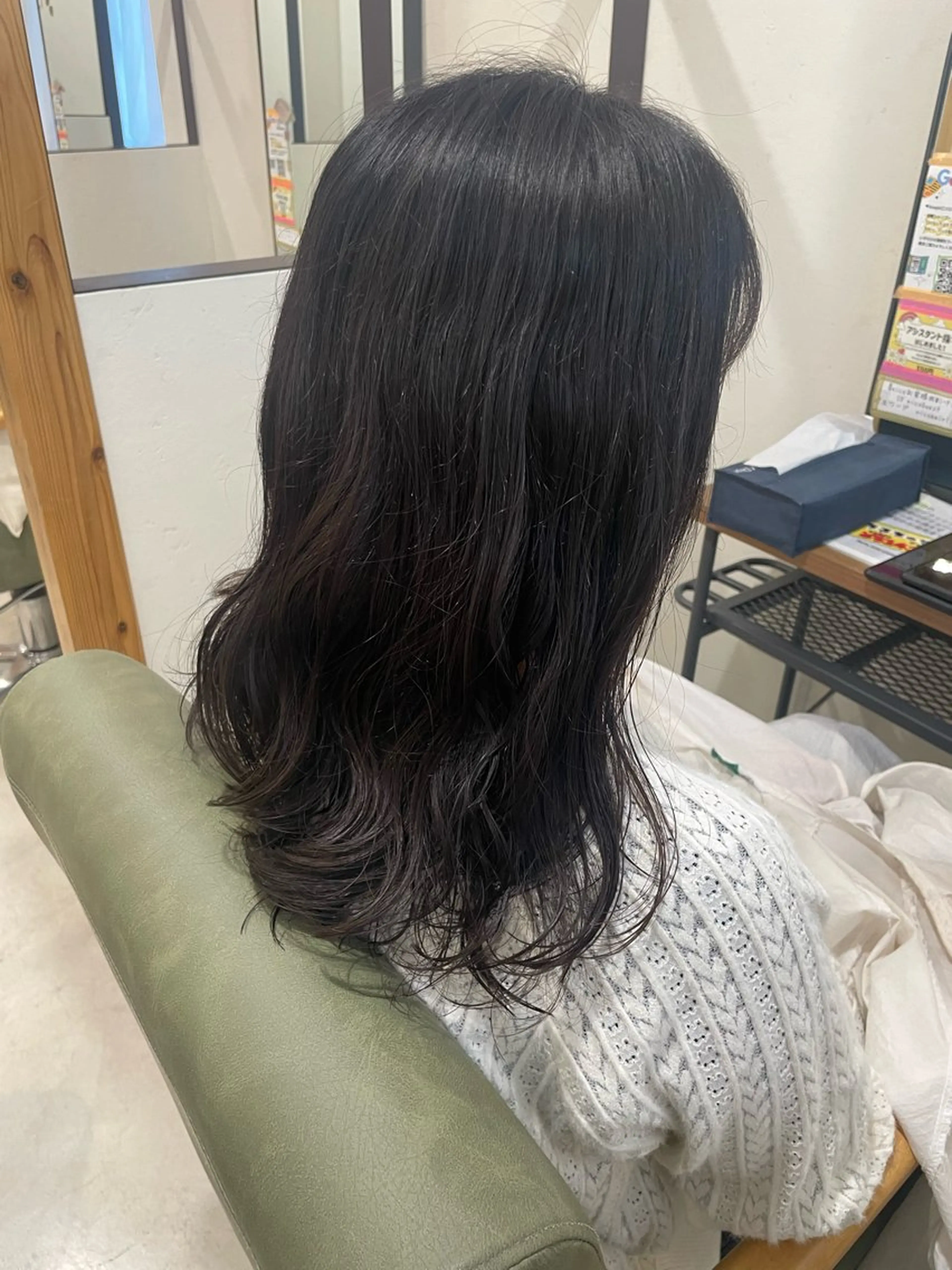 セミロング パーマ 艶感暖色カラー /透明感/瀬戸山舞のヘアスタイル