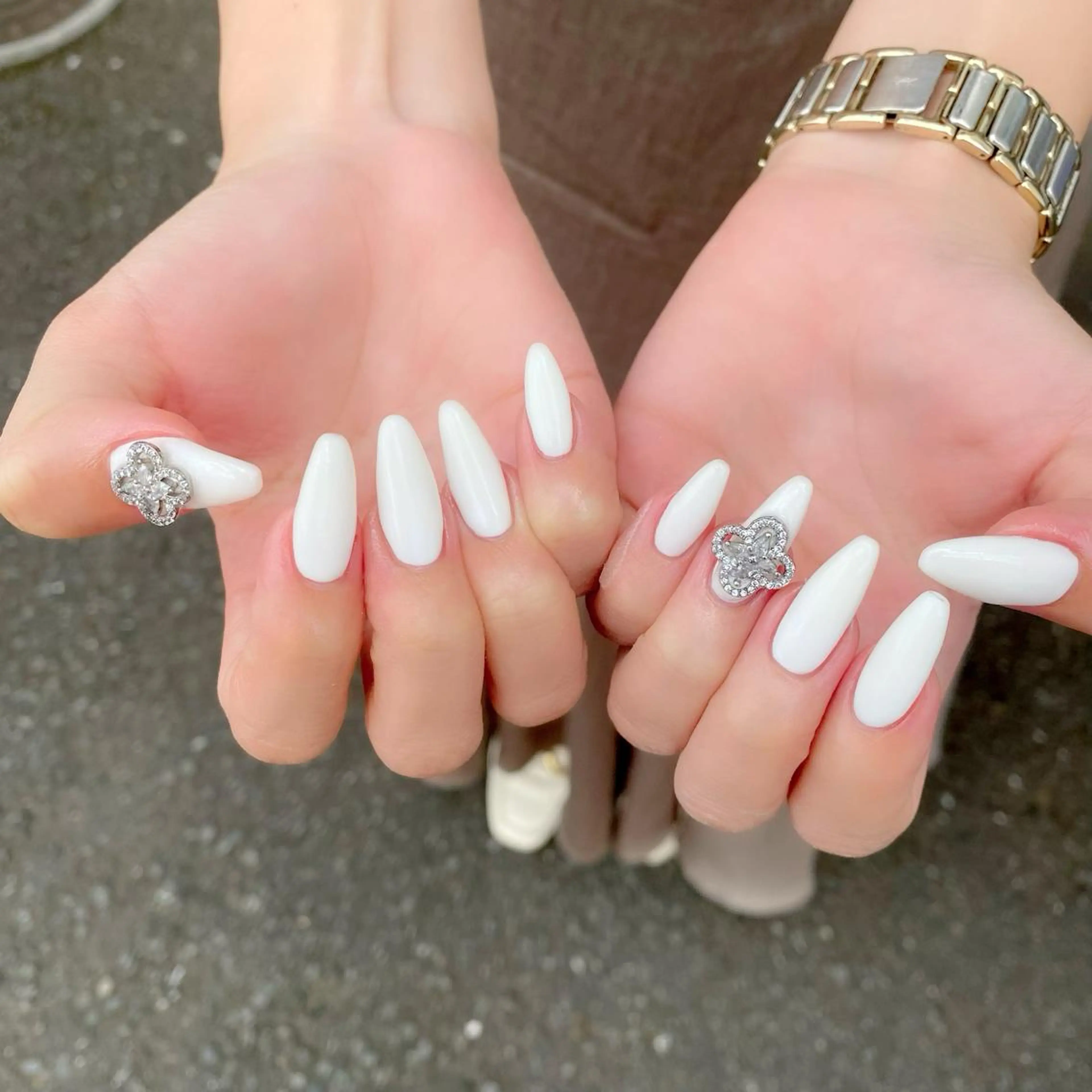 ロング カラー パーマ ヘアアレンジ メンズ キッズ ネイル マツエク・マツパ アイブロウ 眉カラー ゴージャス ロング ゴージャス キラキラネイル ハンドネイル Salon Ｋのネイルデザイン